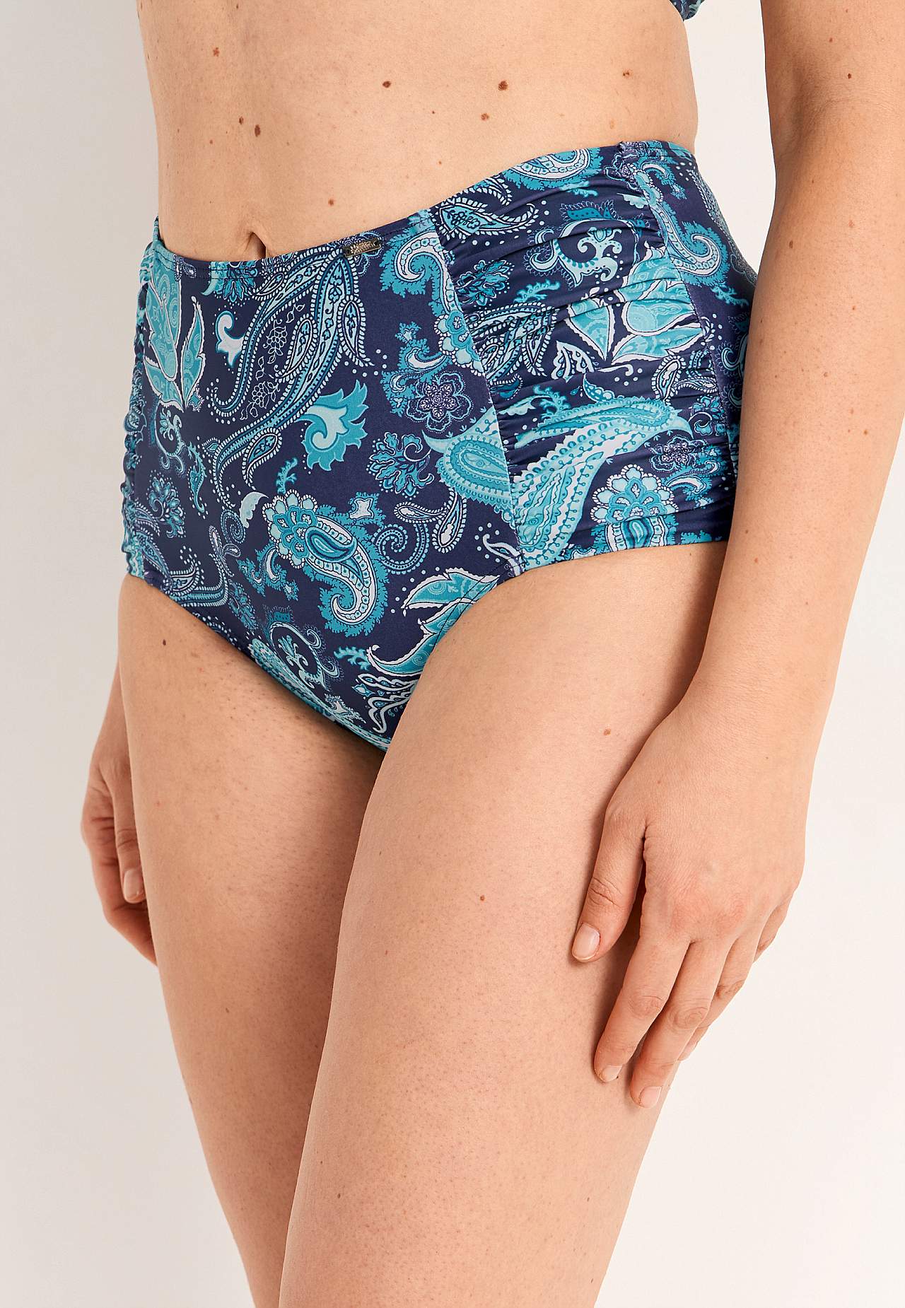 Bikinitrosa med hög midja