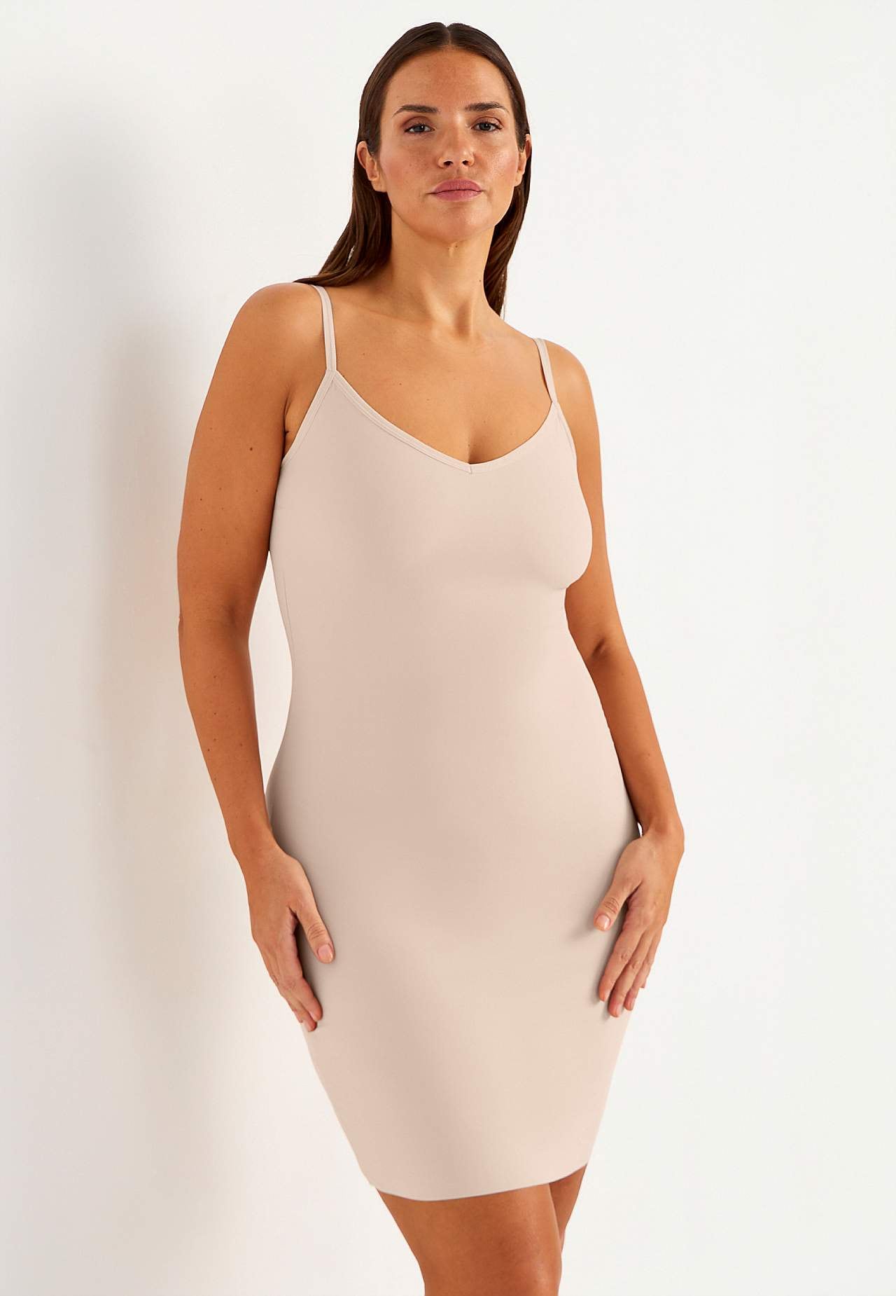 Underklänning med shaping-effekt