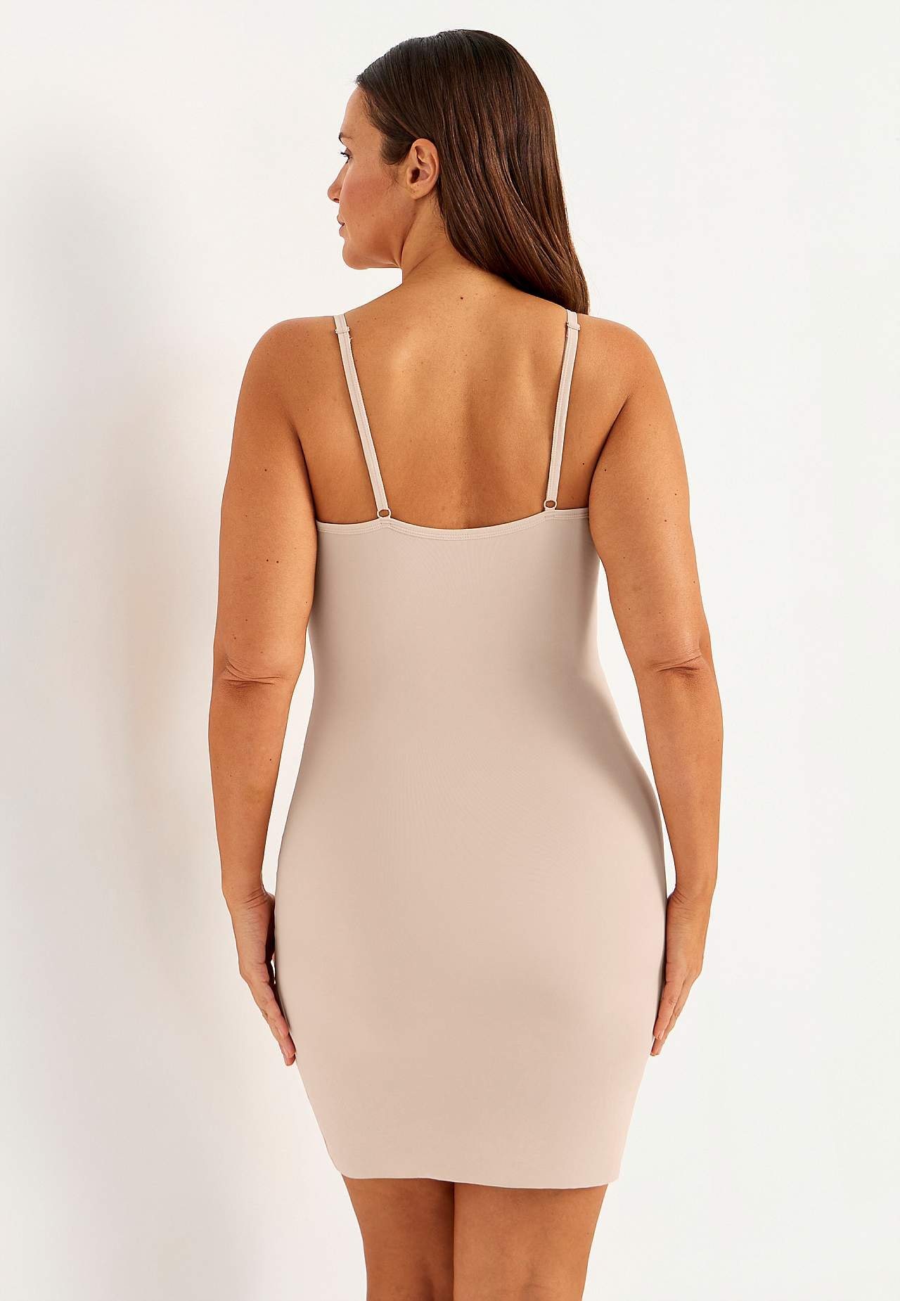 Underklänning med shaping-effekt