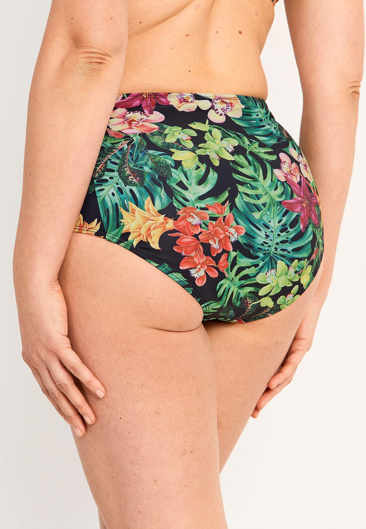 Blommönstrad bikinitrosa med hög midja