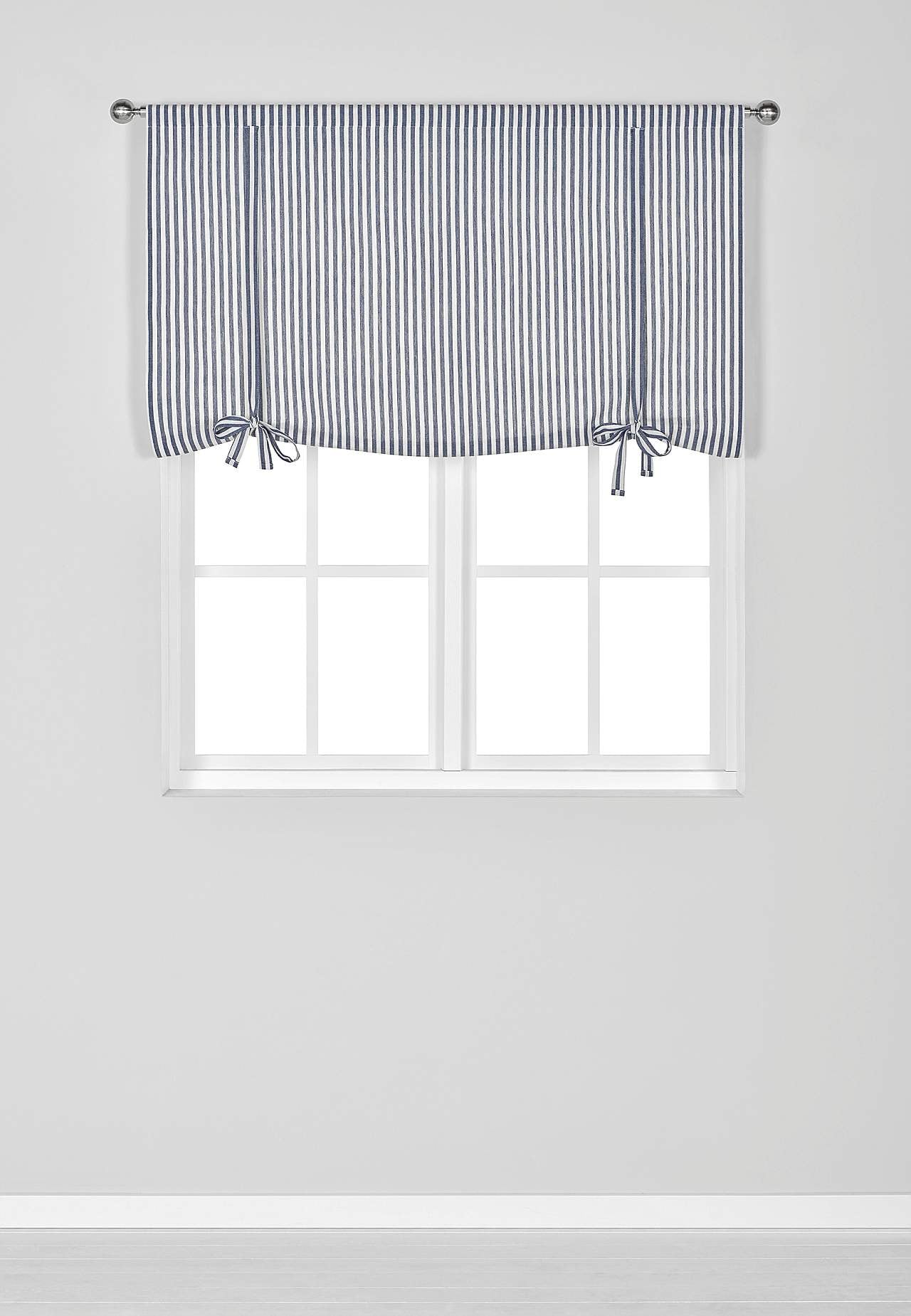 Vävd, randig hissgardin