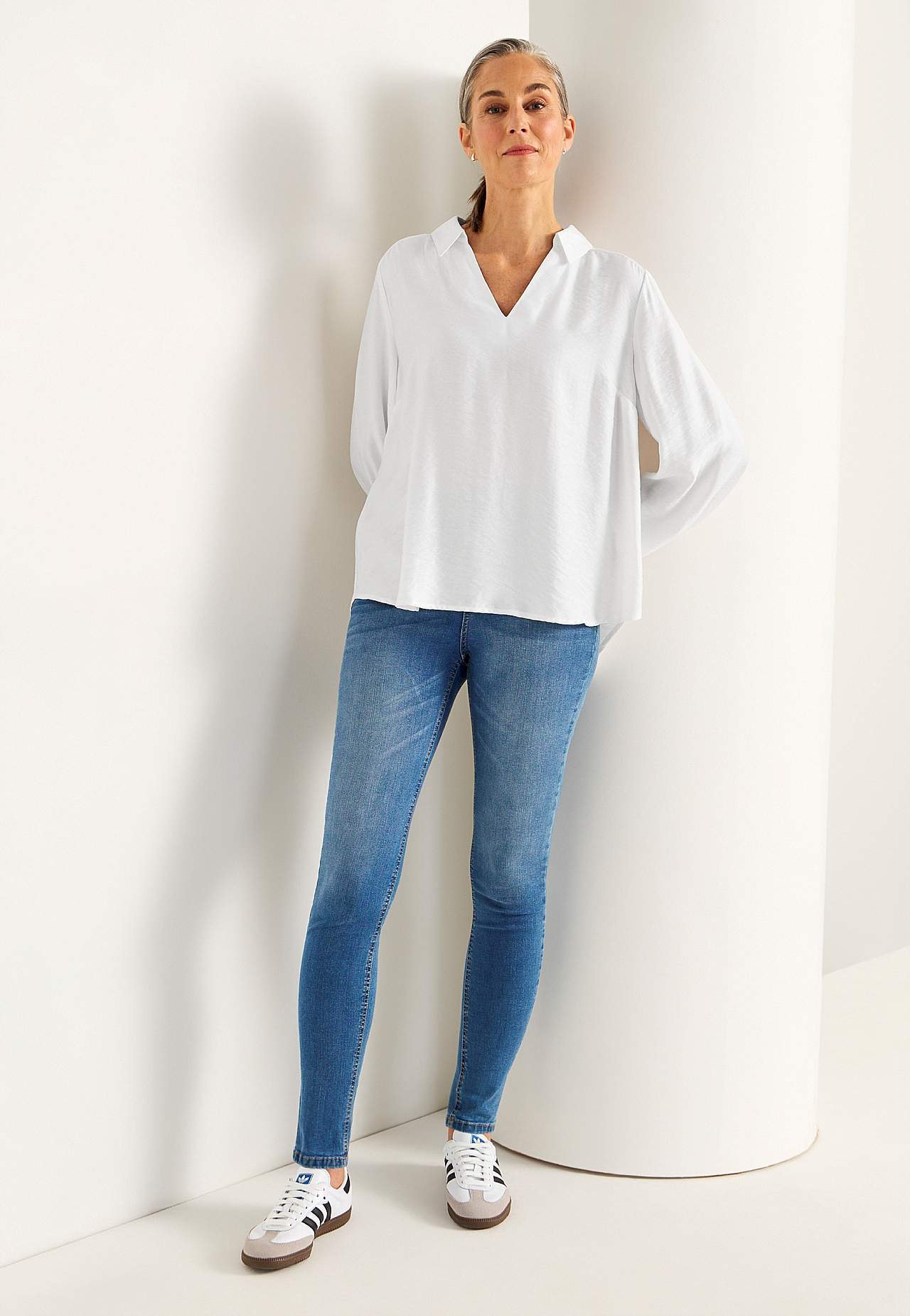 Vävd blus med vida ärmar