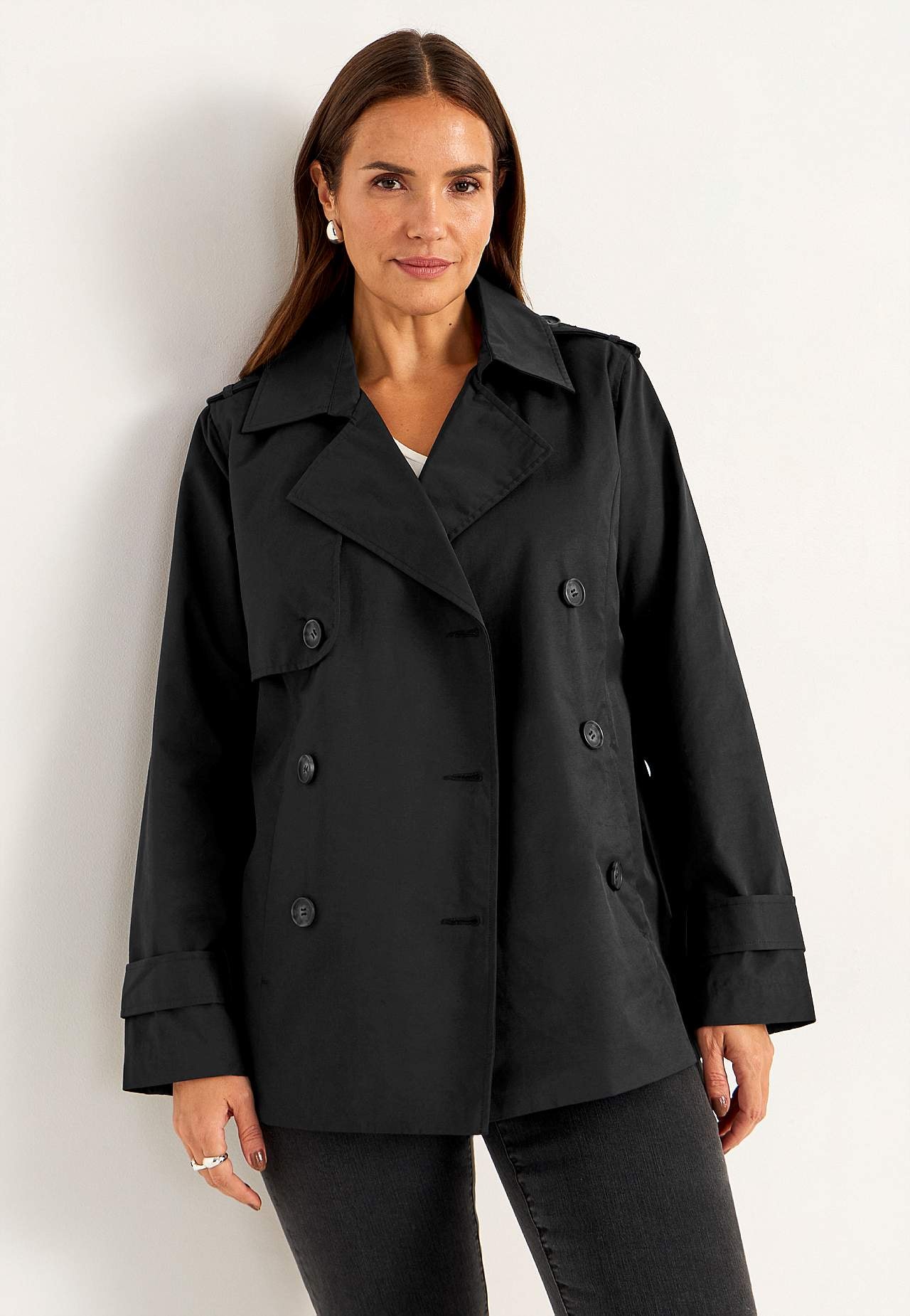 Dubbelknäppt, kort trenchcoat