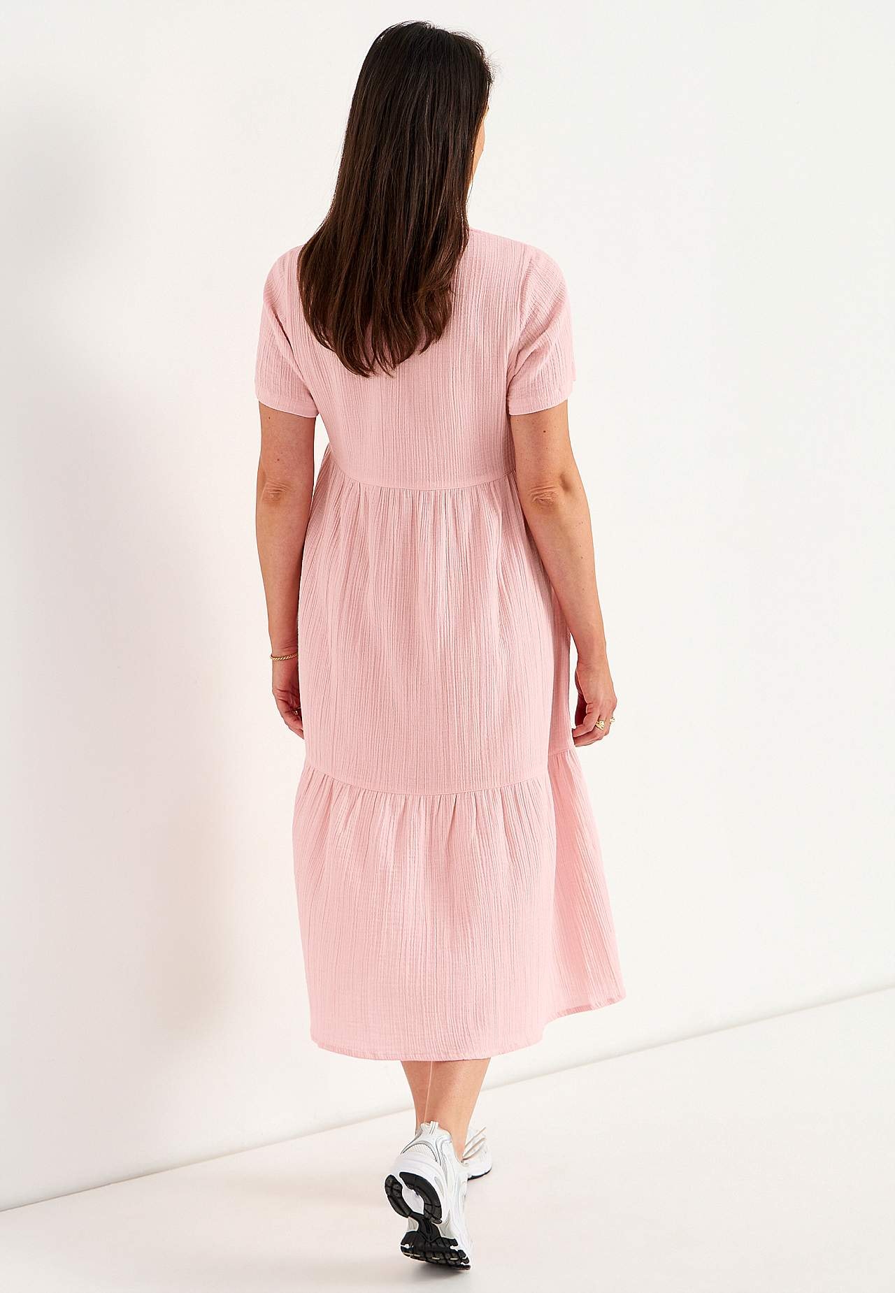 Klänning i krinklad bomull