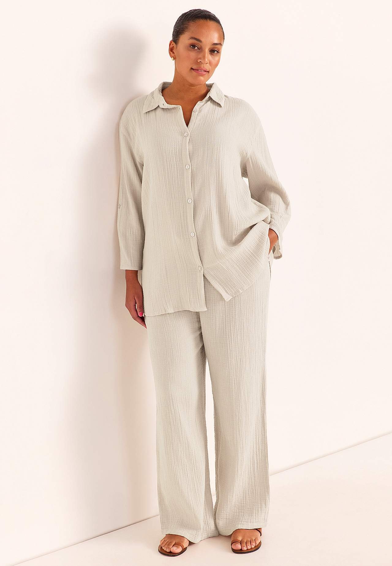 Långskjorta i krinklad bomull