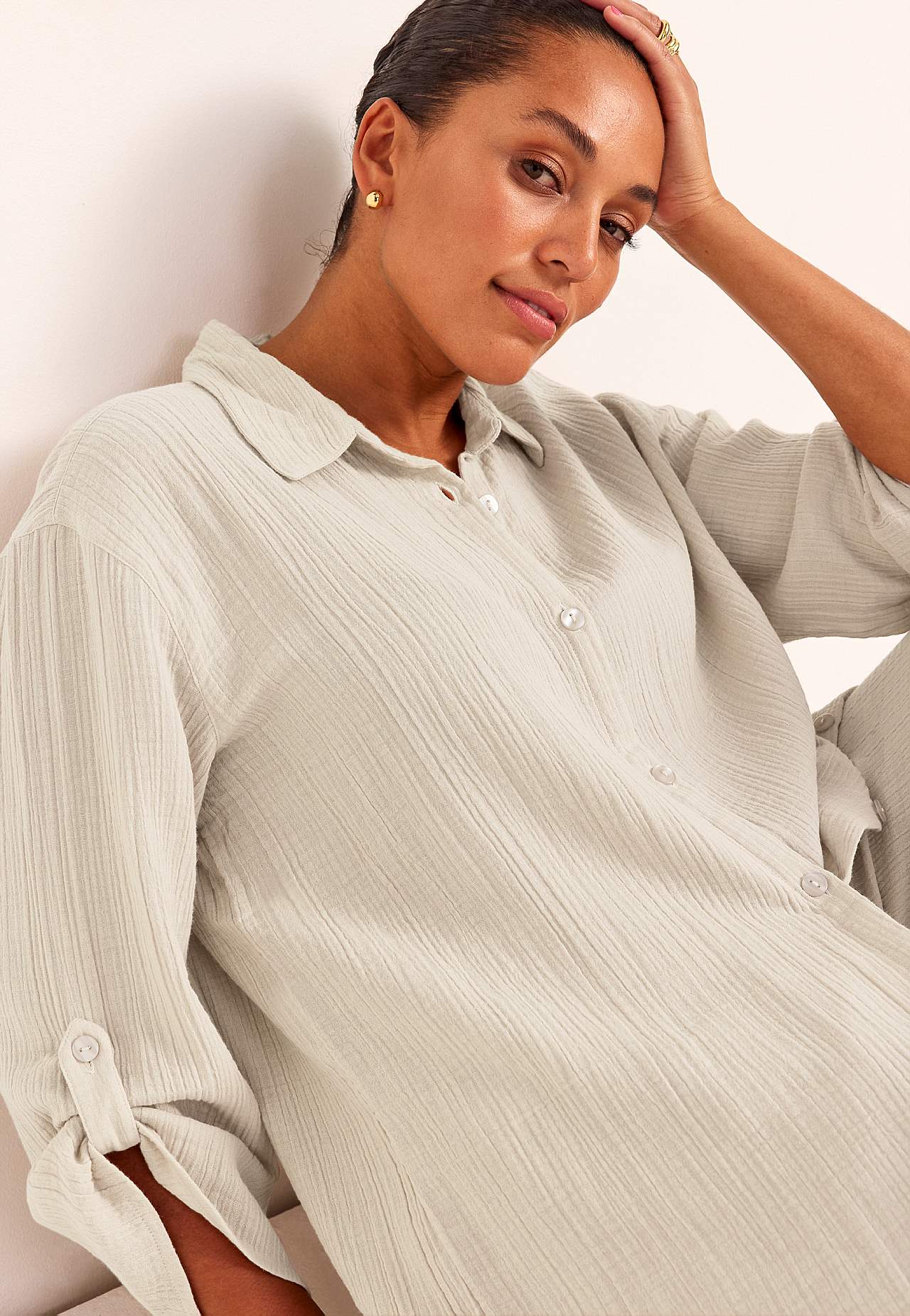 Långskjorta i krinklad bomull