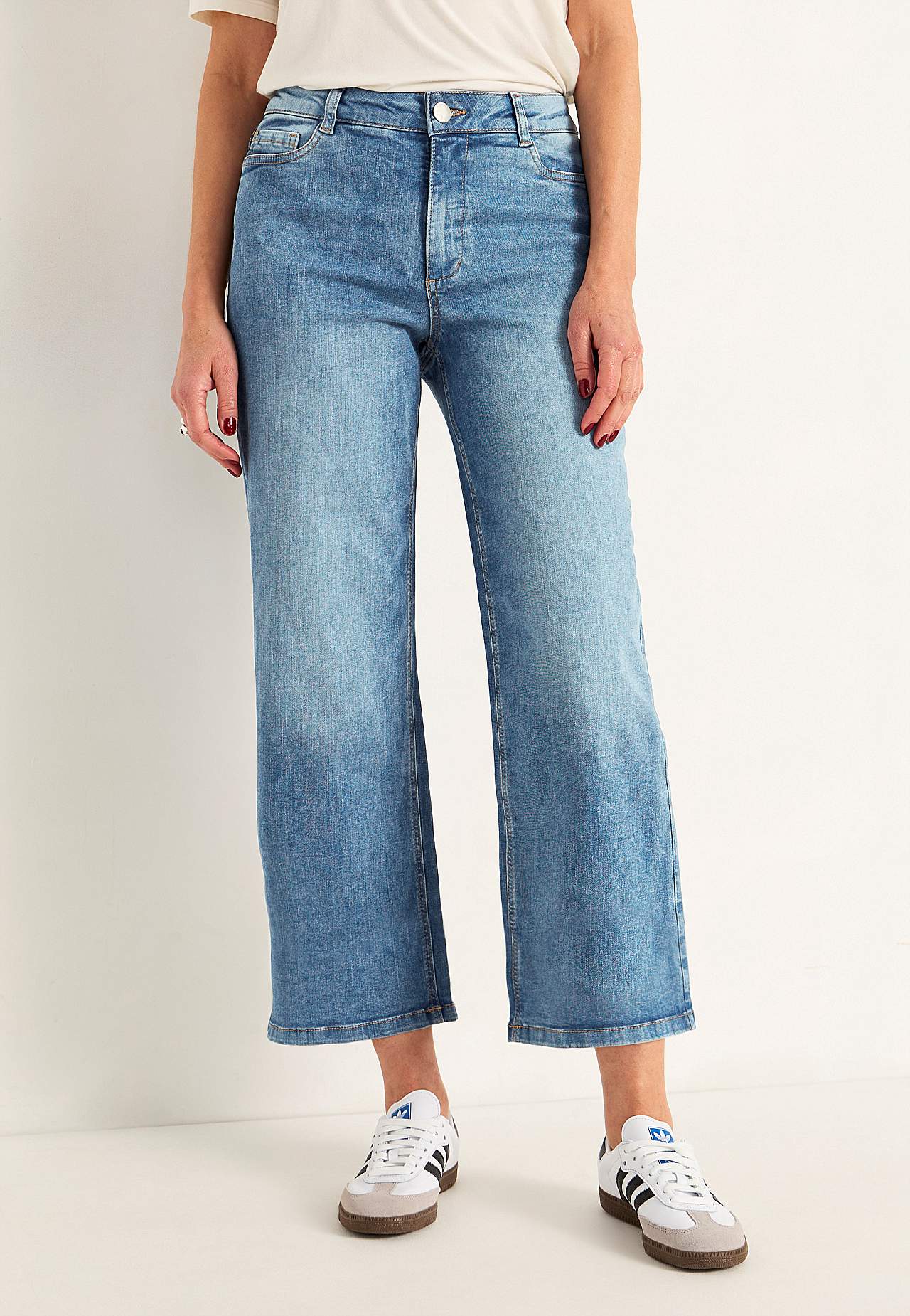 Stretchiga ankeljeans