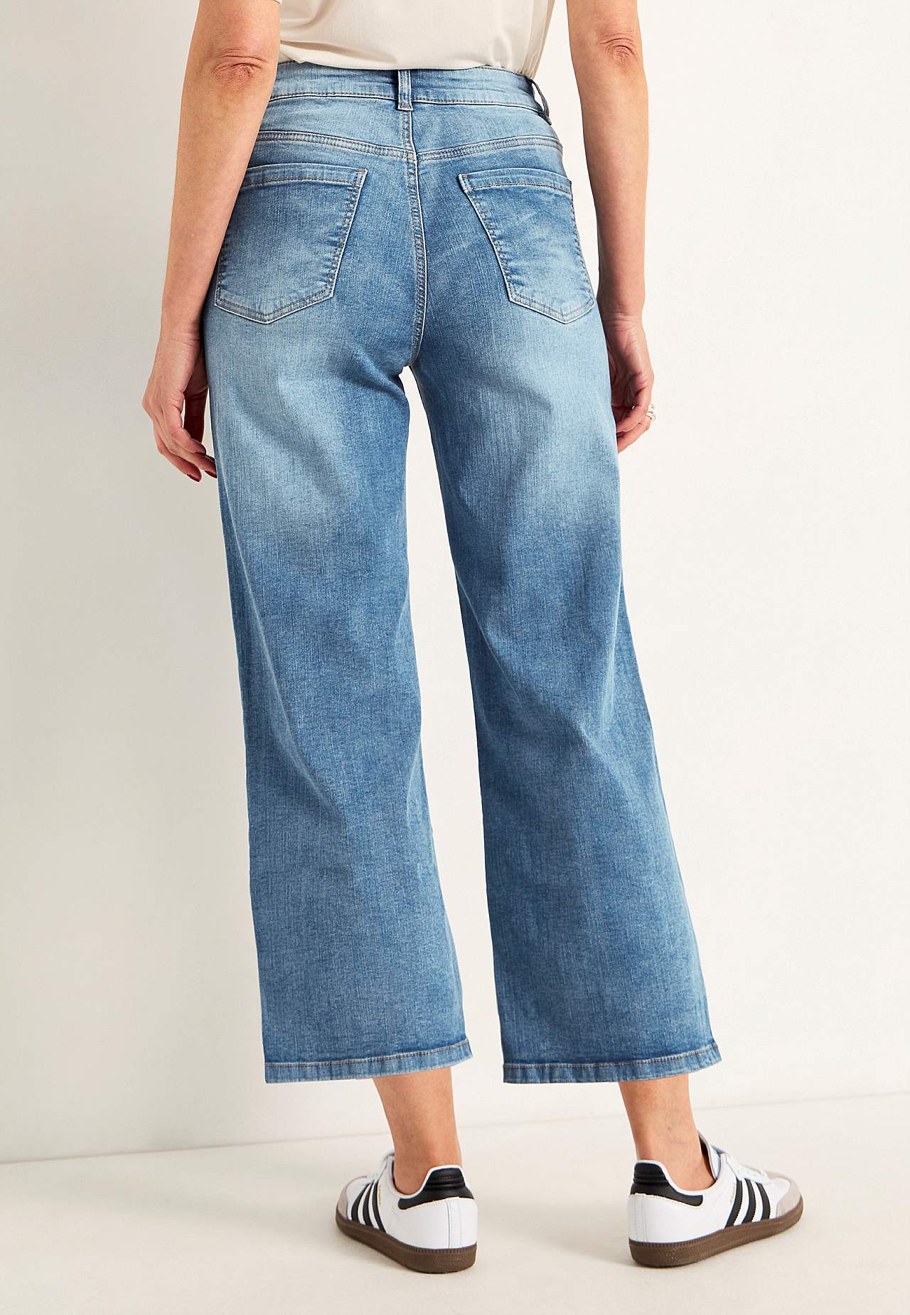Stretchiga ankeljeans