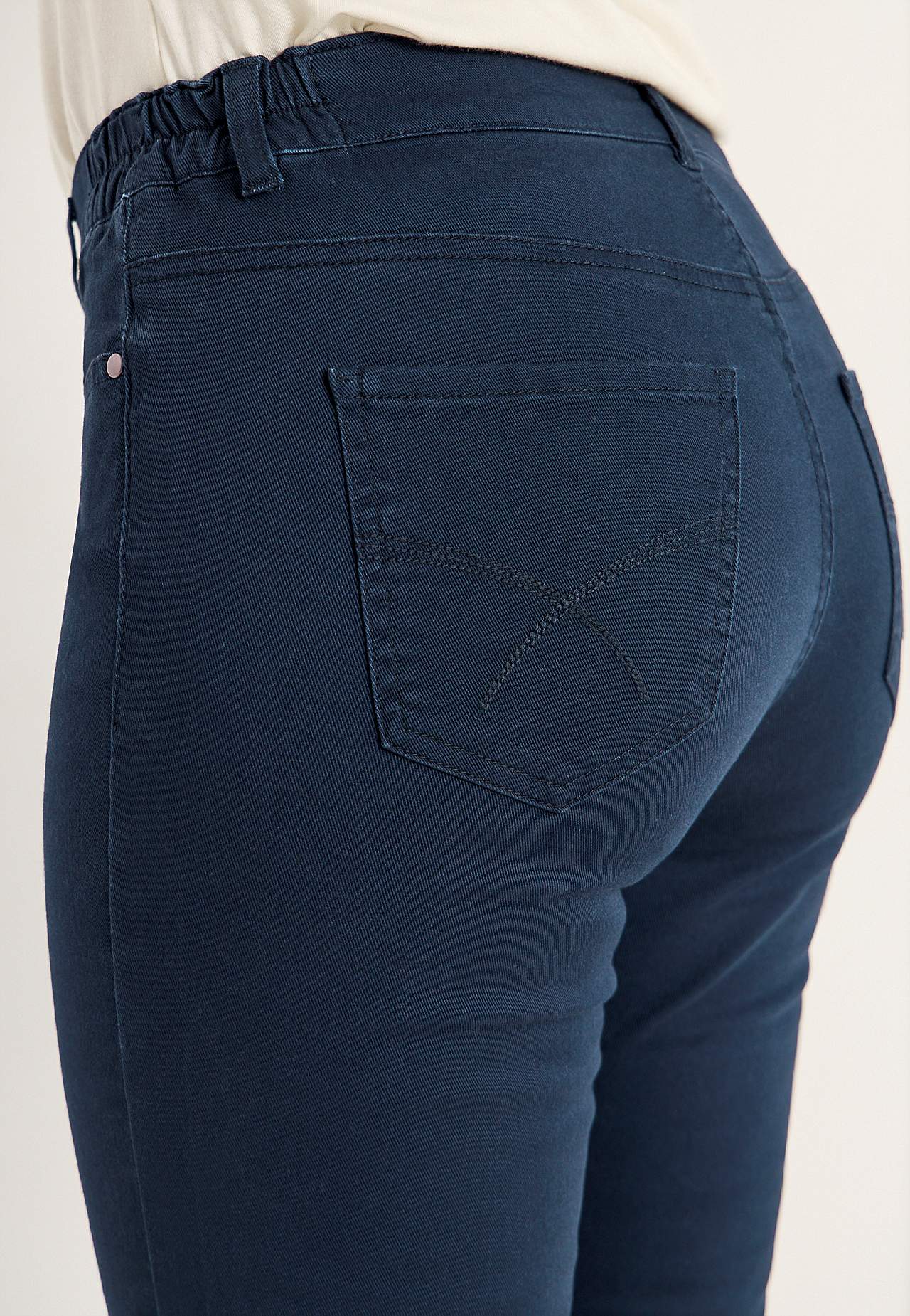 Jeans med resårmidja
