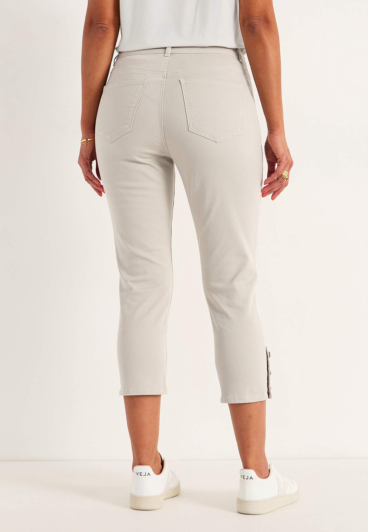 Caprijeans med femficksdesign