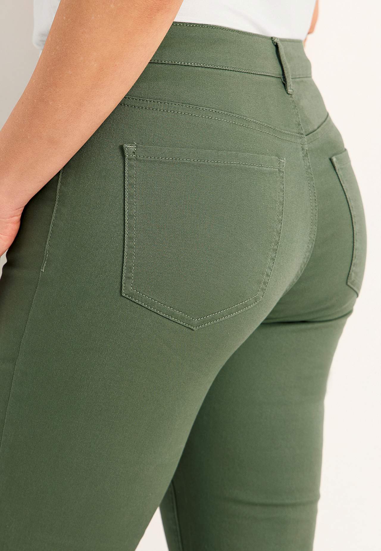 Något smalare ankeljeans