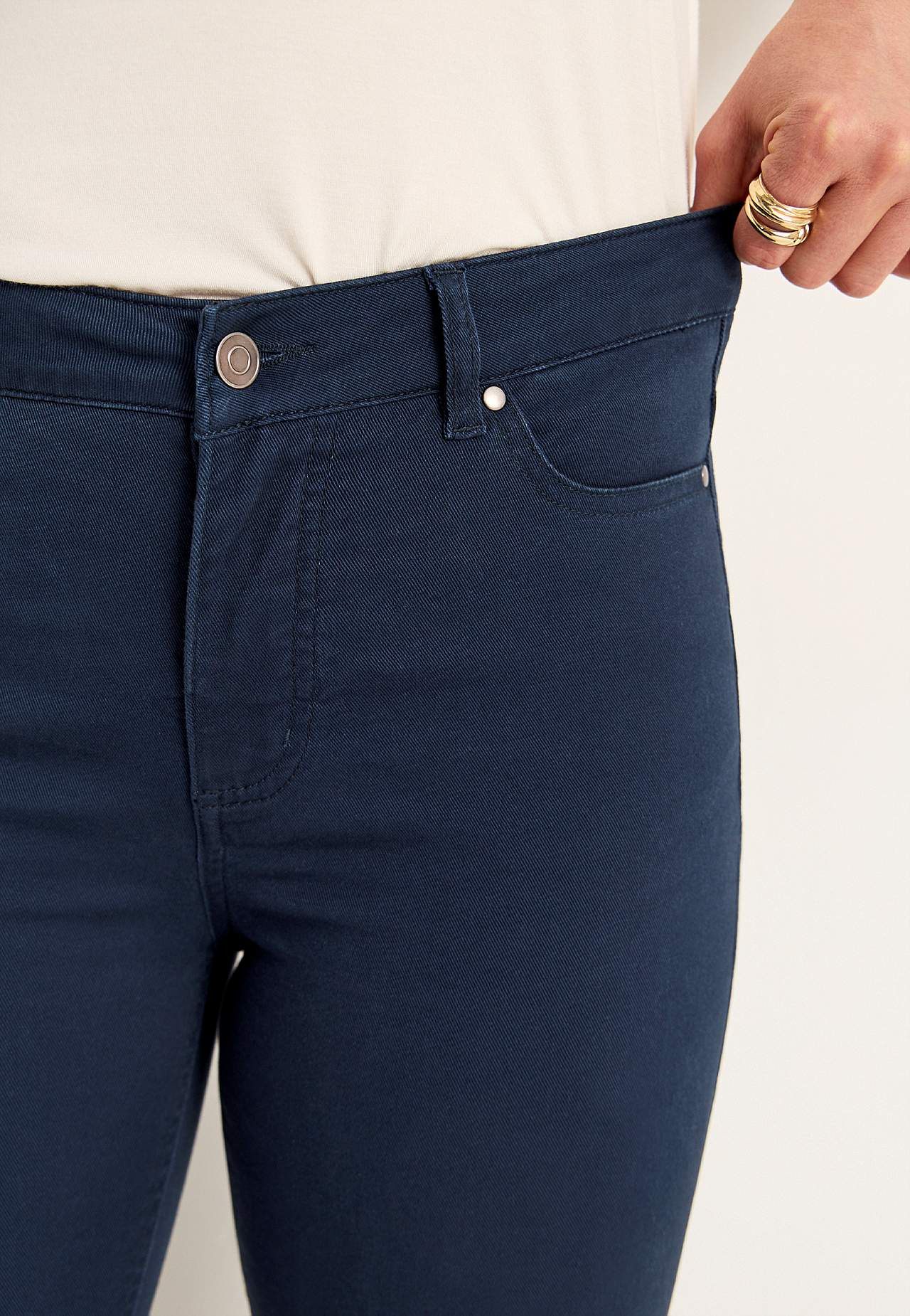 Något smalare ankeljeans