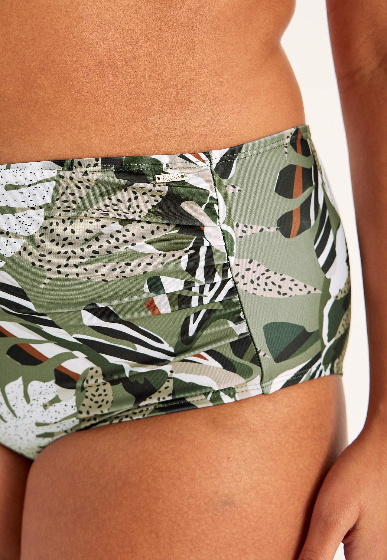 Bikinitrosa med hög midja