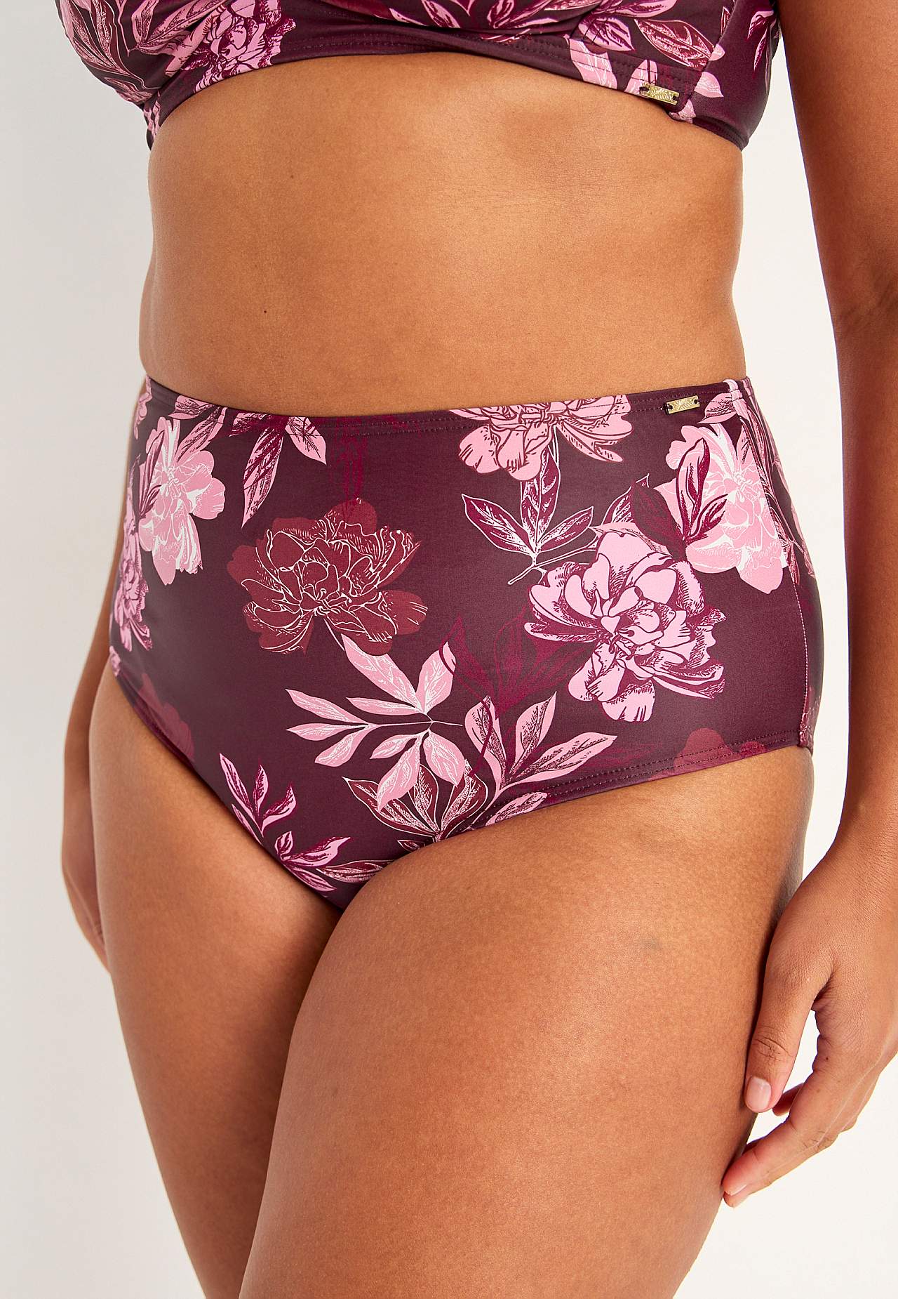 Bikinitrosa med hög midja