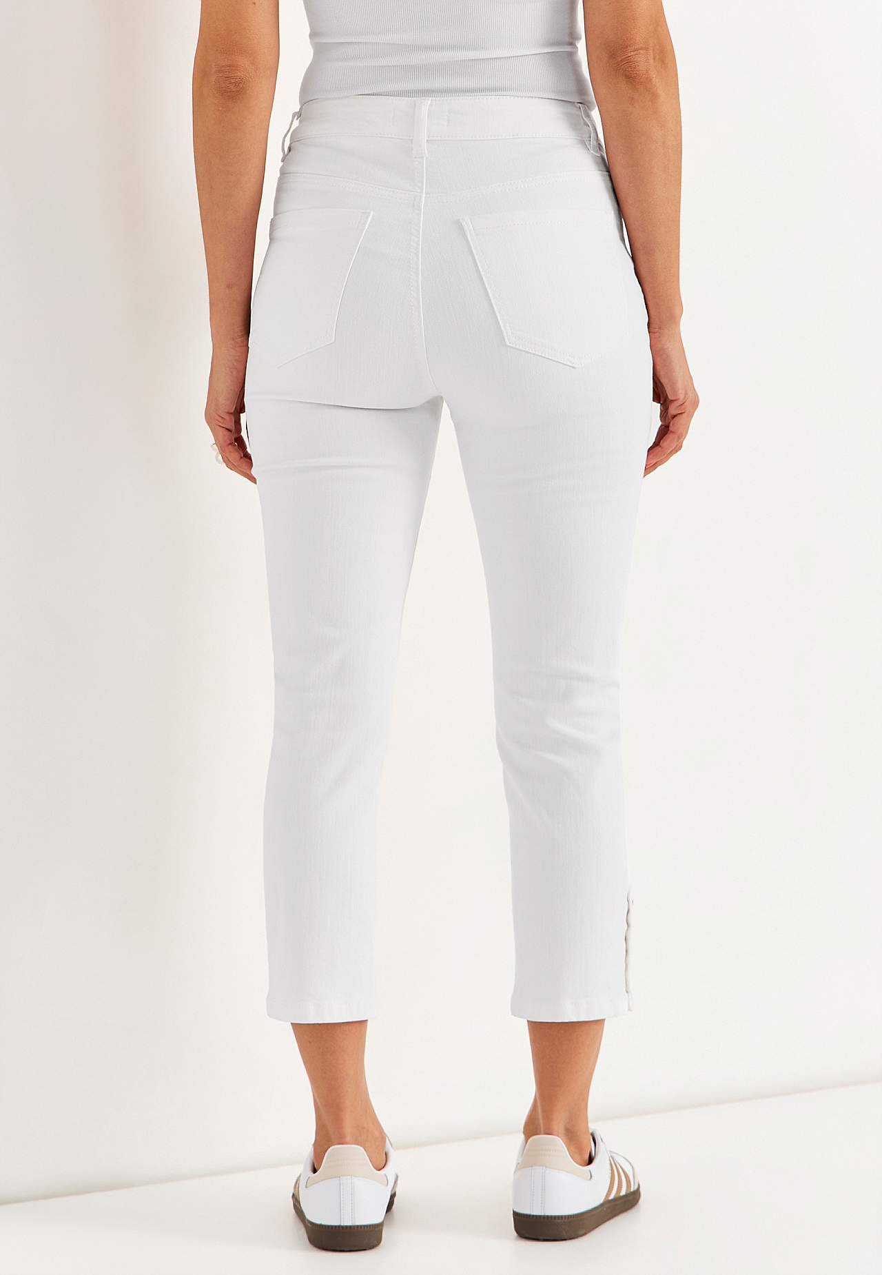 Caprijeans med femficksdesign