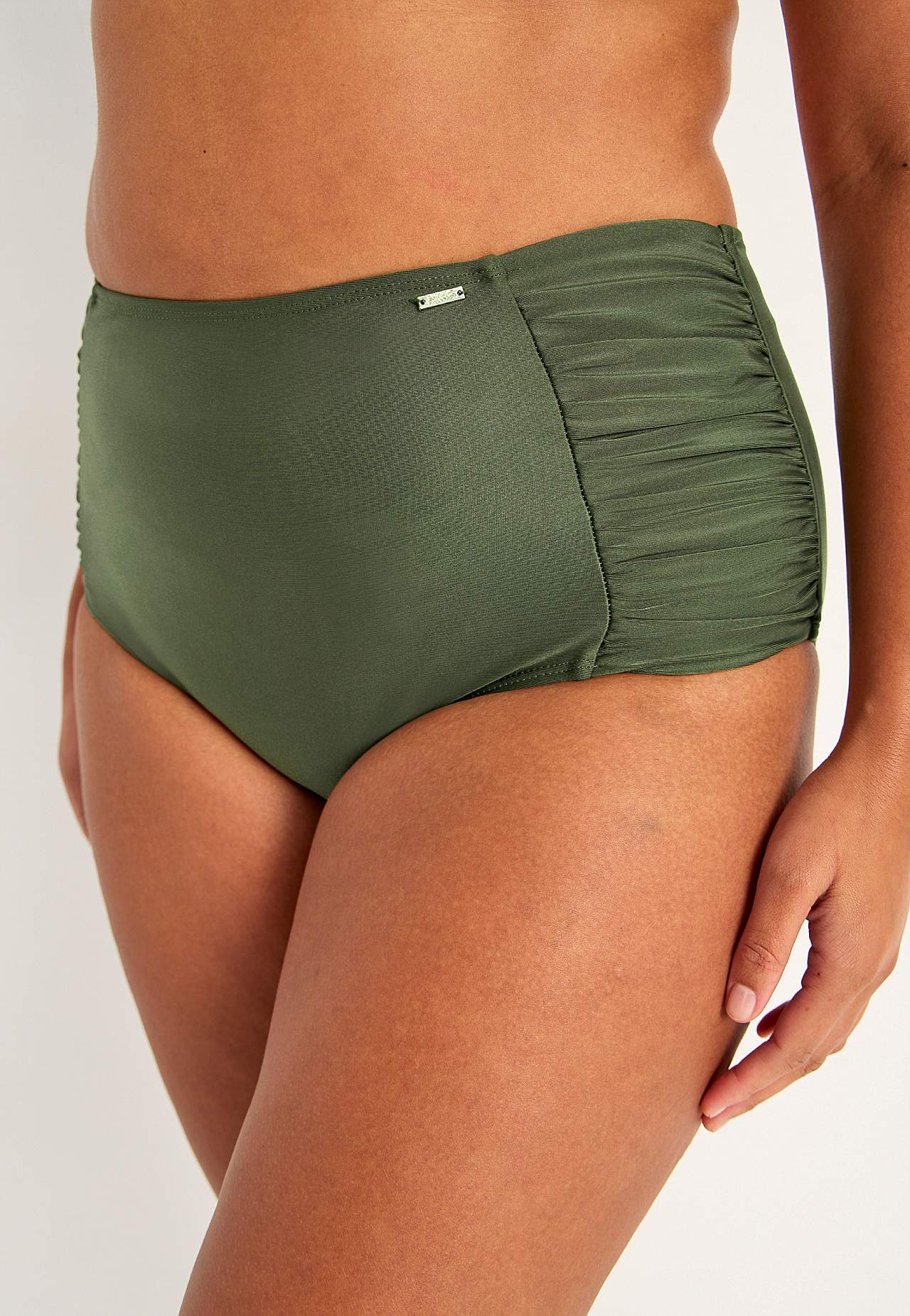 Enfärgad bikinitrosa med hög midja