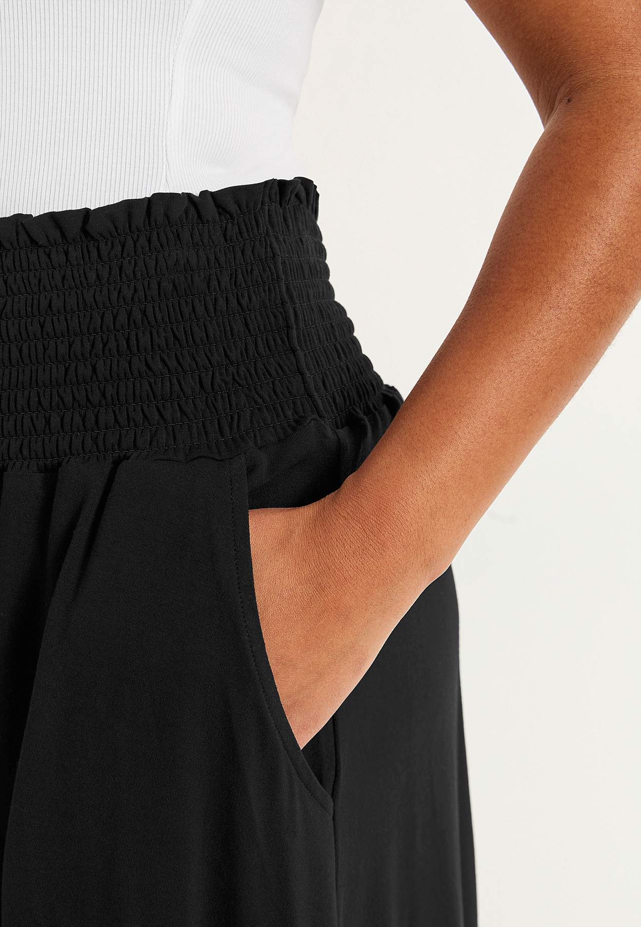 Trikåkjol med fickor