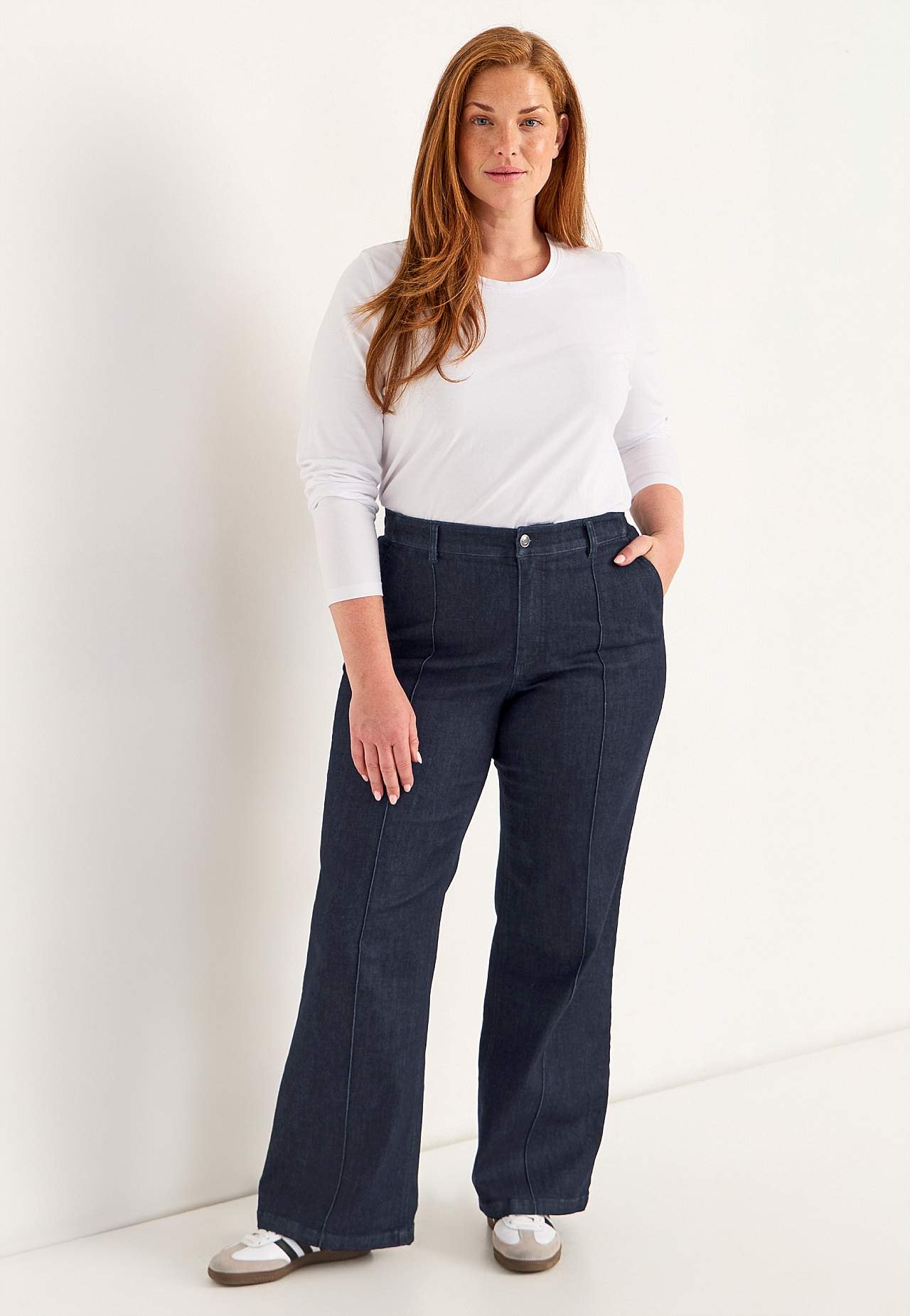 Vida jeans med sydda pressveck Mia