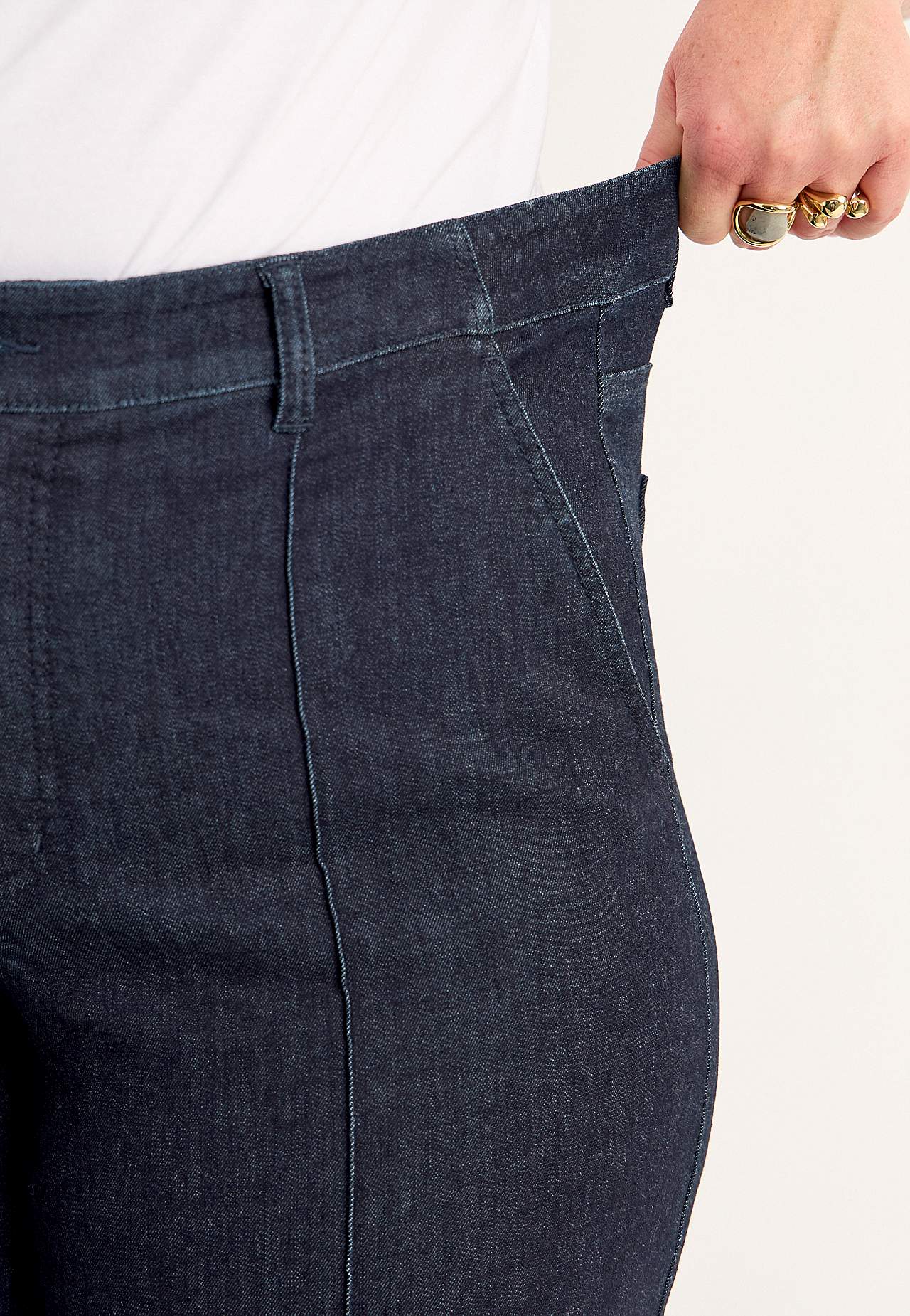 Vida jeans med sydda pressveck Mia