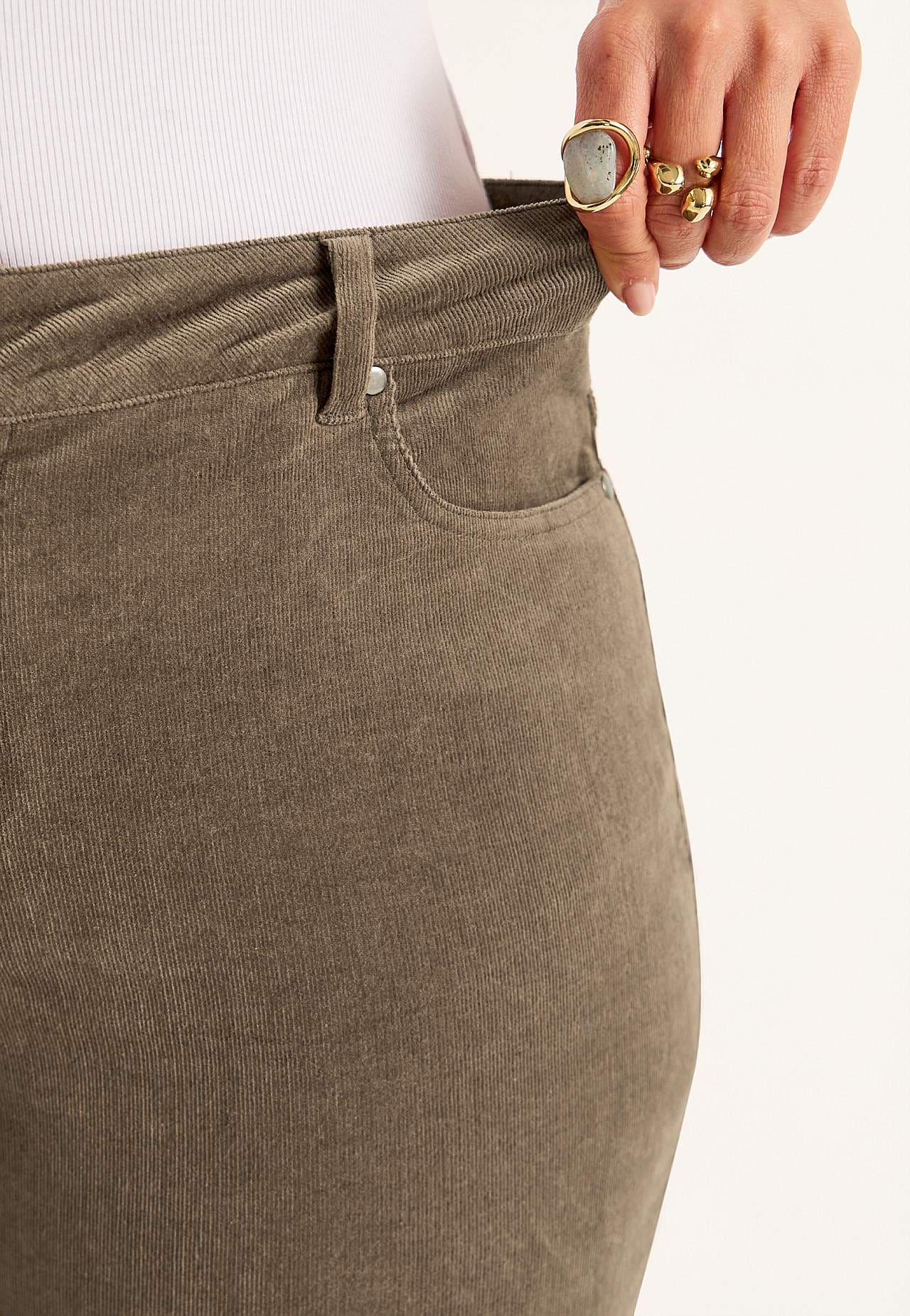 Stretchig manchesterbyxa med raka ben