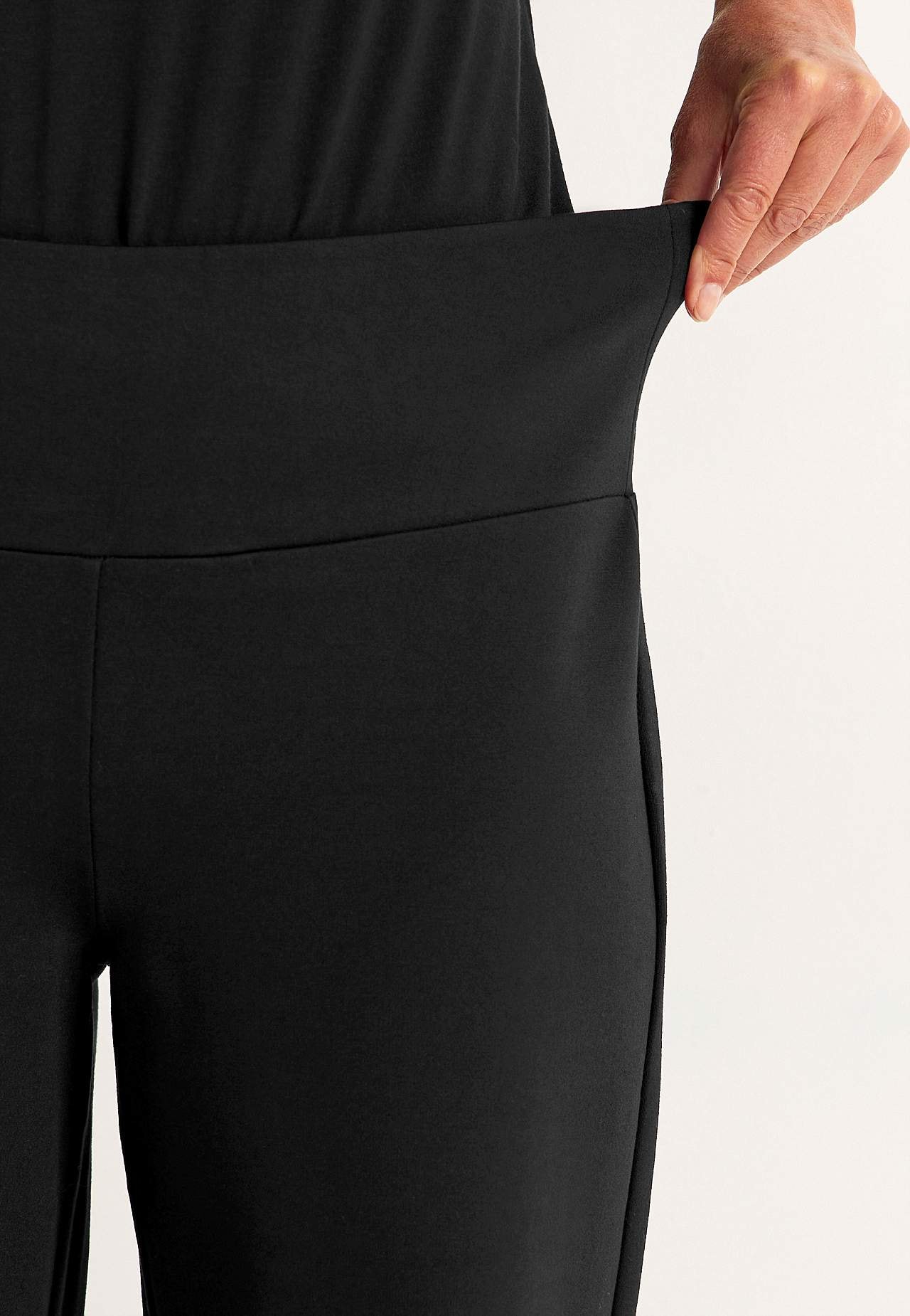 Vid Premium byxa i Punto di Roma-trikå Mona