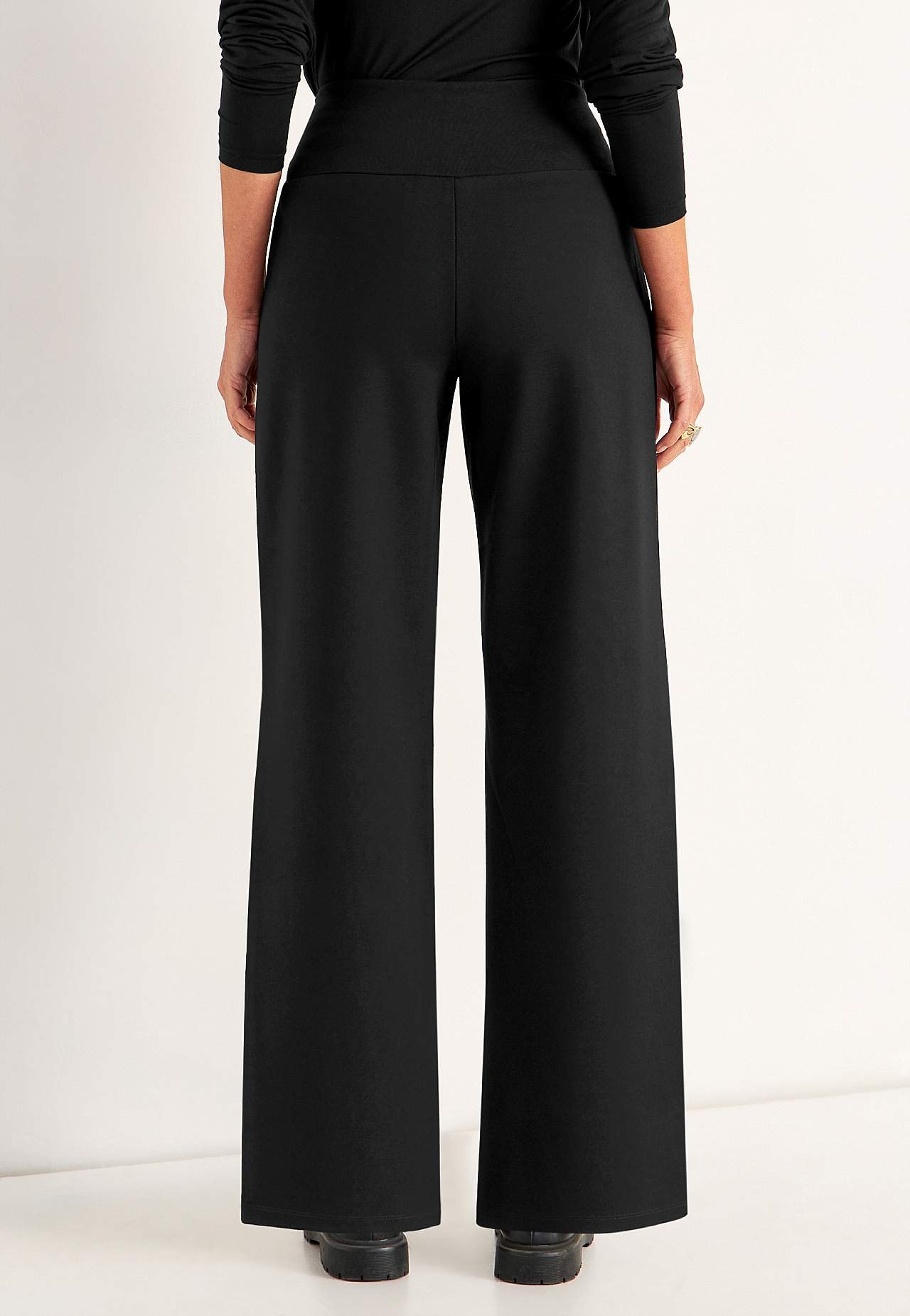 Vid Premium byxa i Punto di Roma-trikå Mona