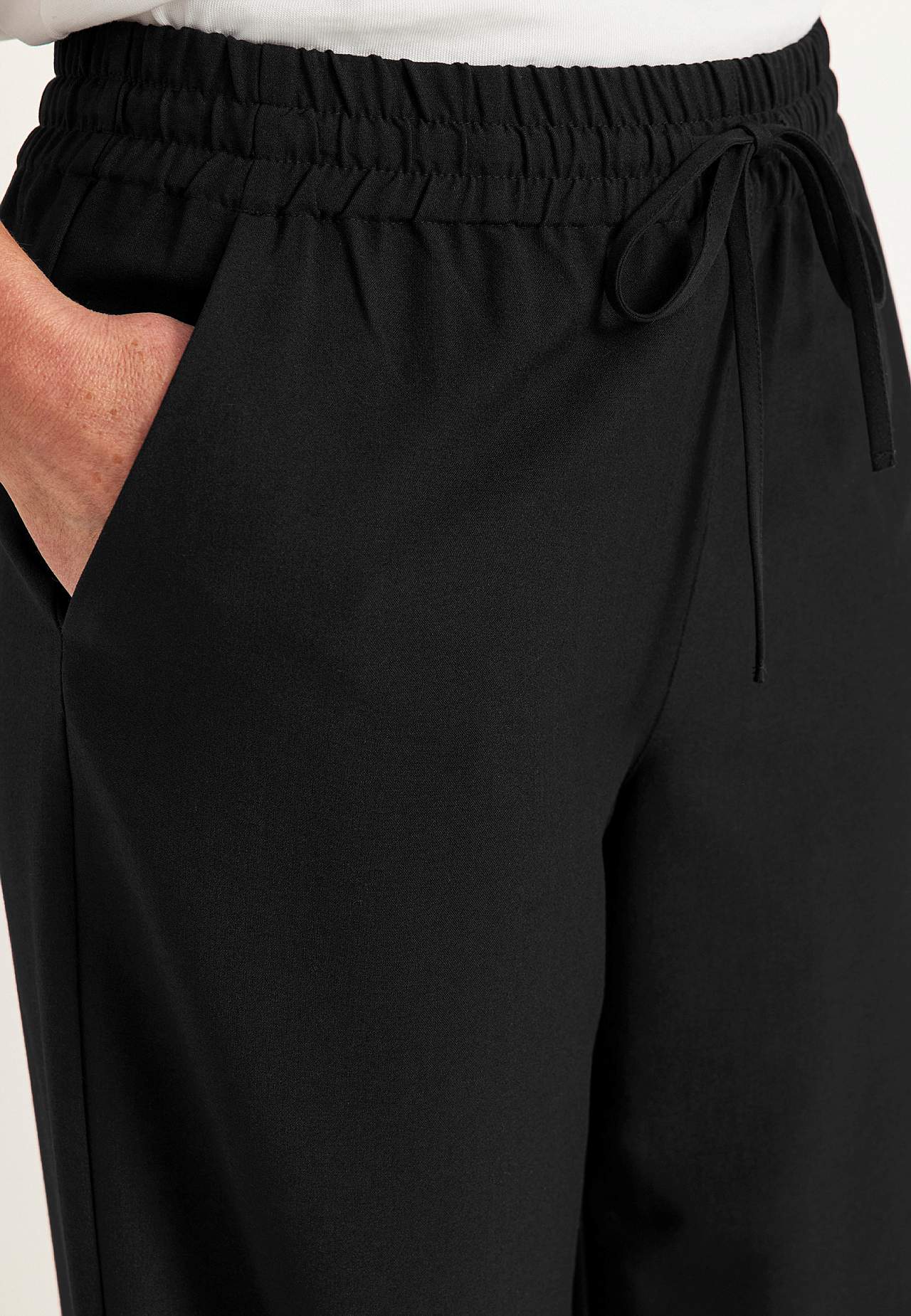 Dressad dra på-byxa Pia