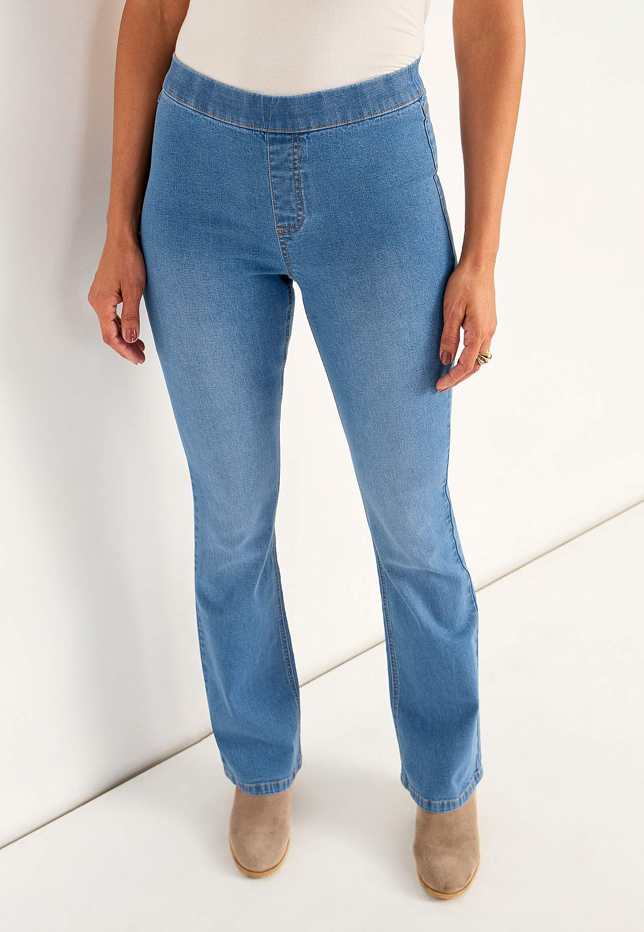 Stretchiga jeggings med bootcut