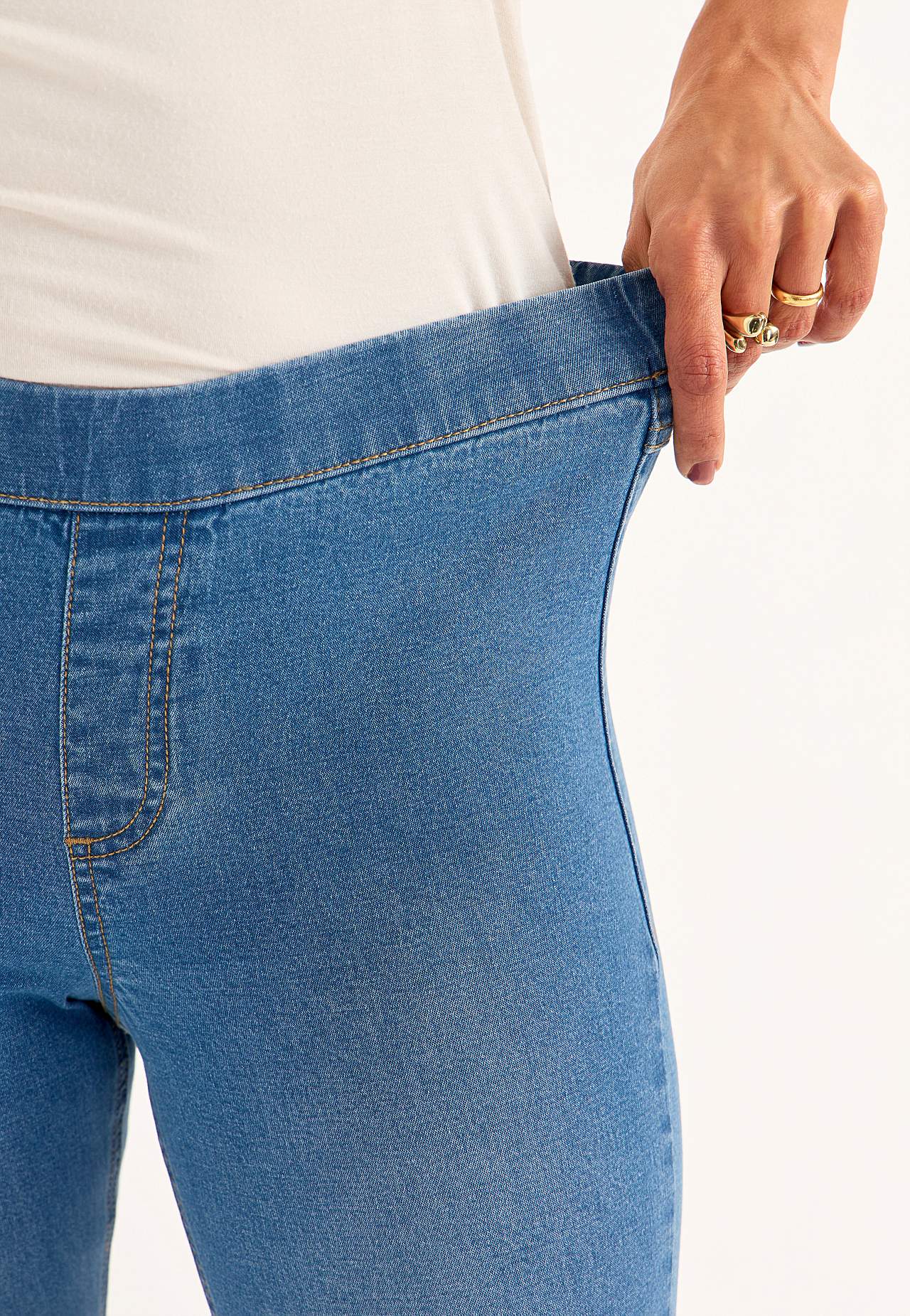 Stretchiga jeggings med bootcut