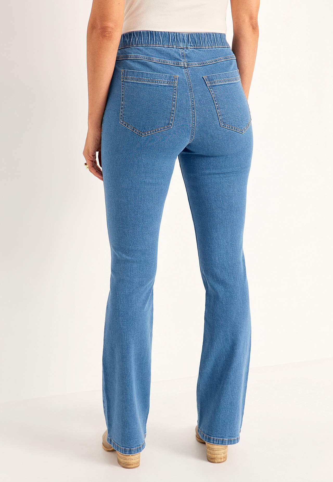 Stretchiga jeggings med bootcut