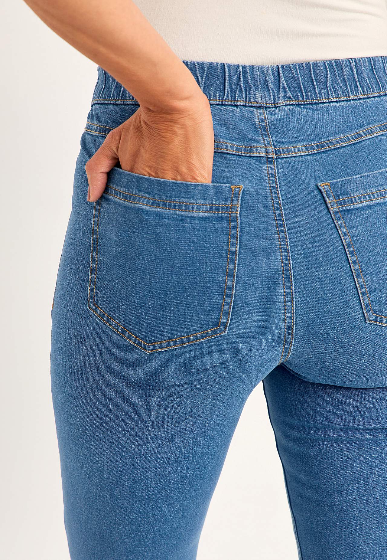 Stretchiga jeggings med bootcut