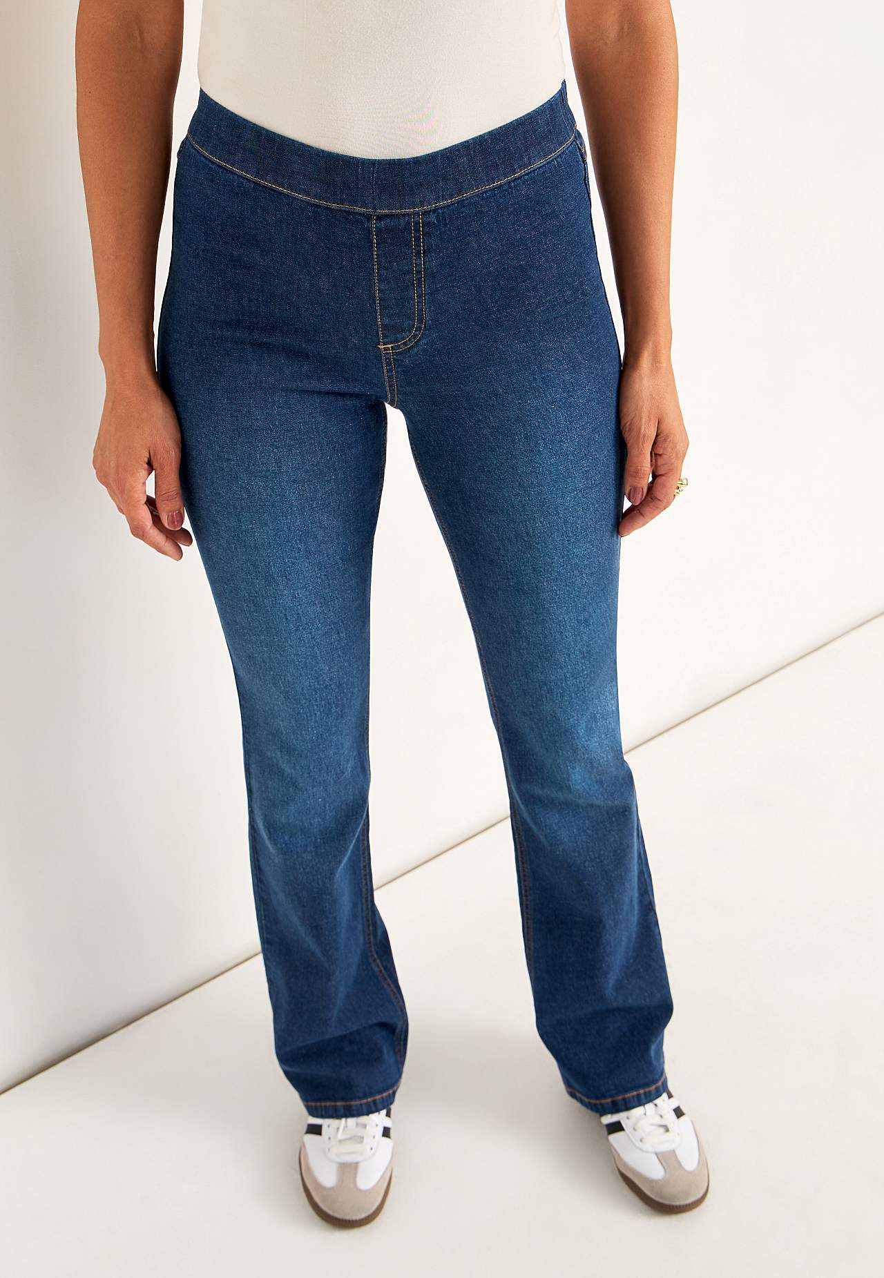 Stretchiga jeggings med bootcut