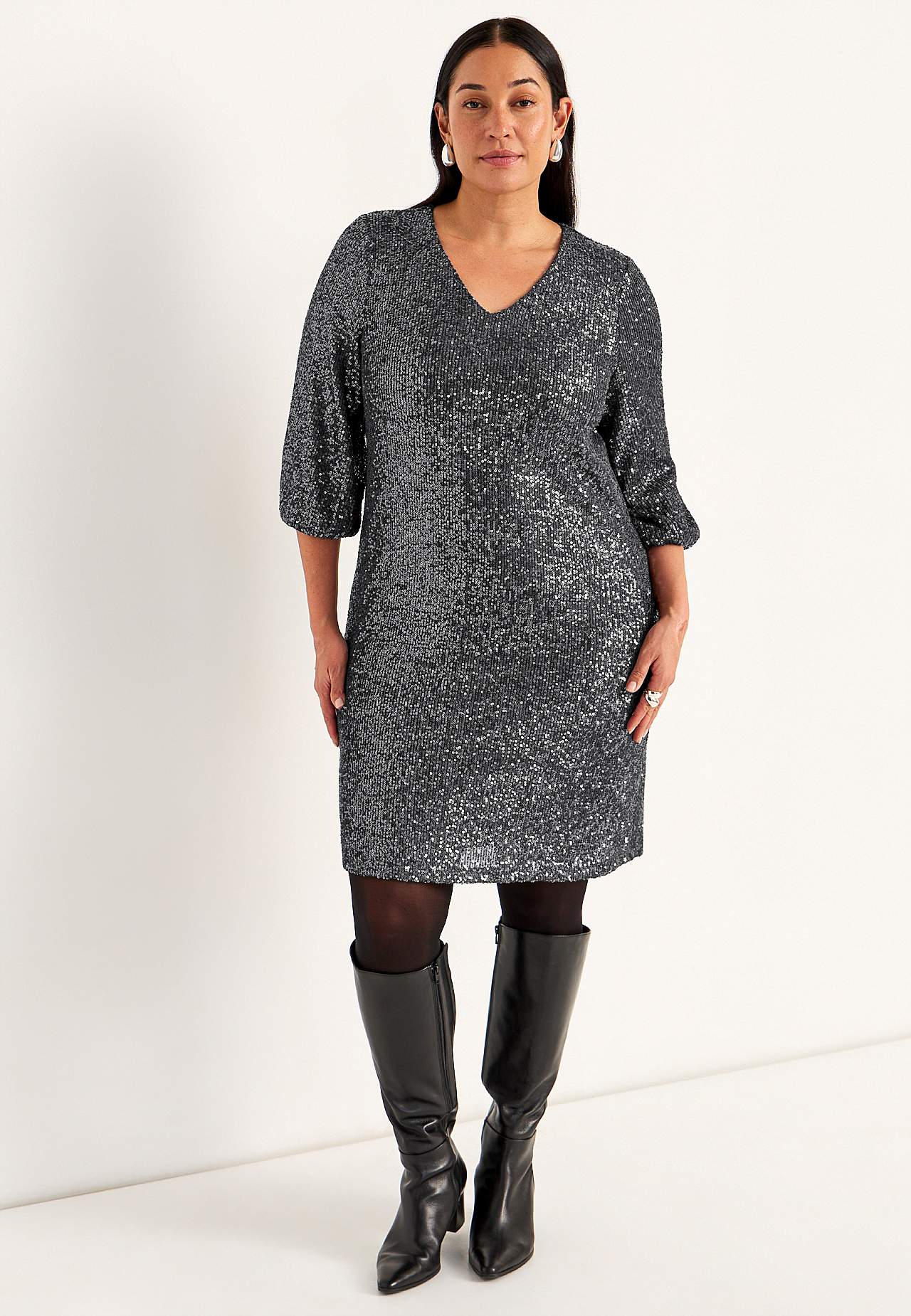 V-ringad paljettklänning