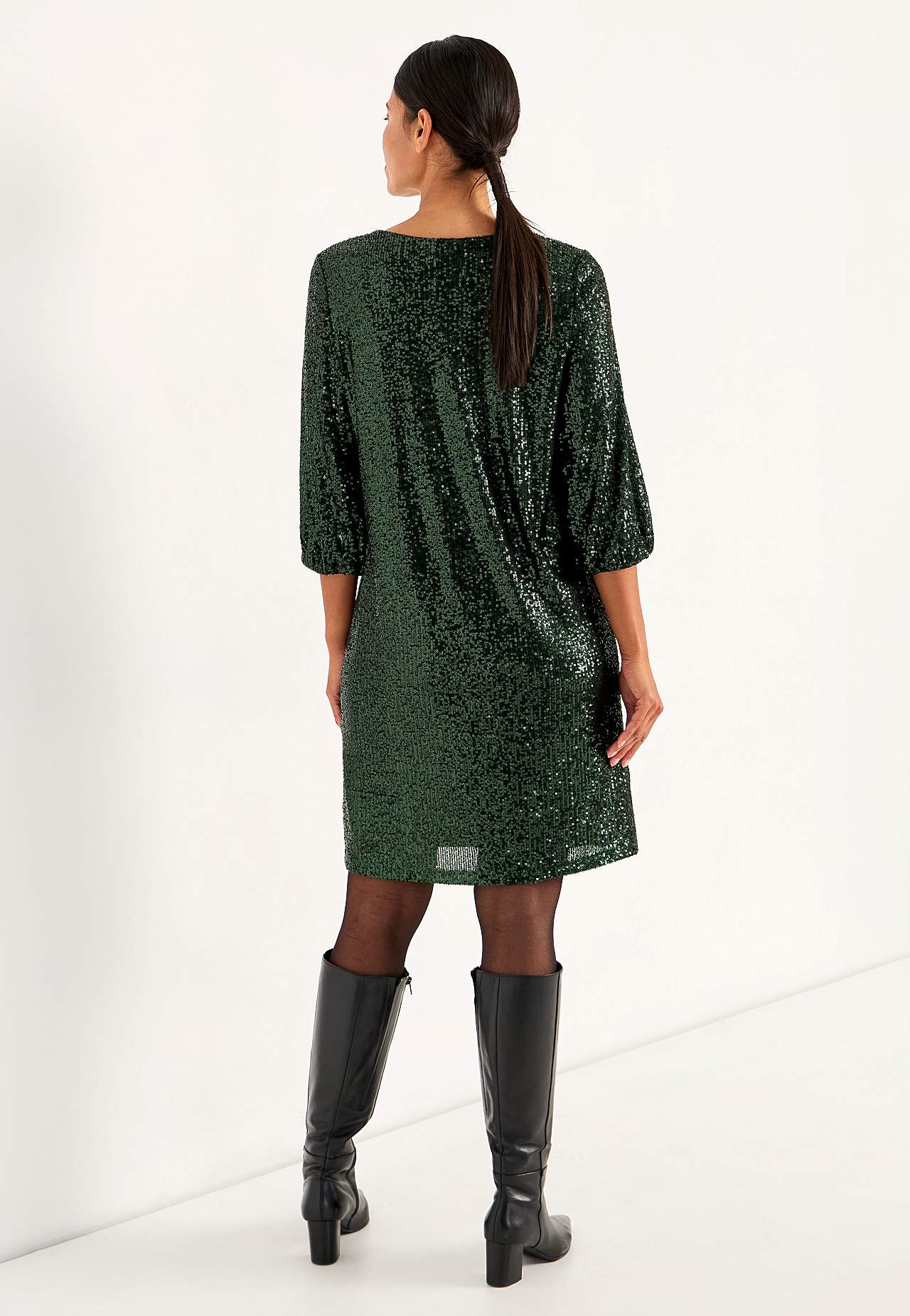 V-ringad paljettklänning