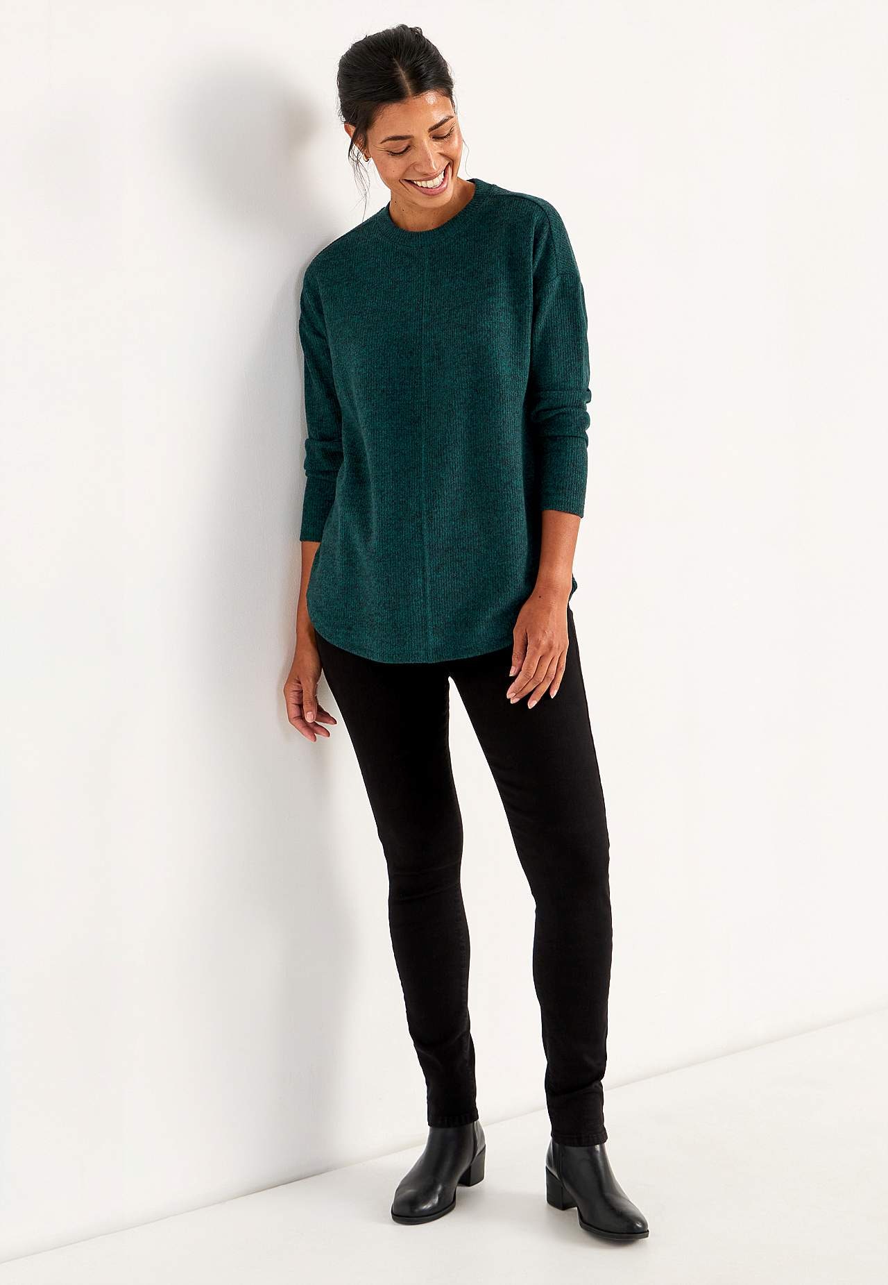 Supermjuk tröja med dekorativ mittsöm Beata