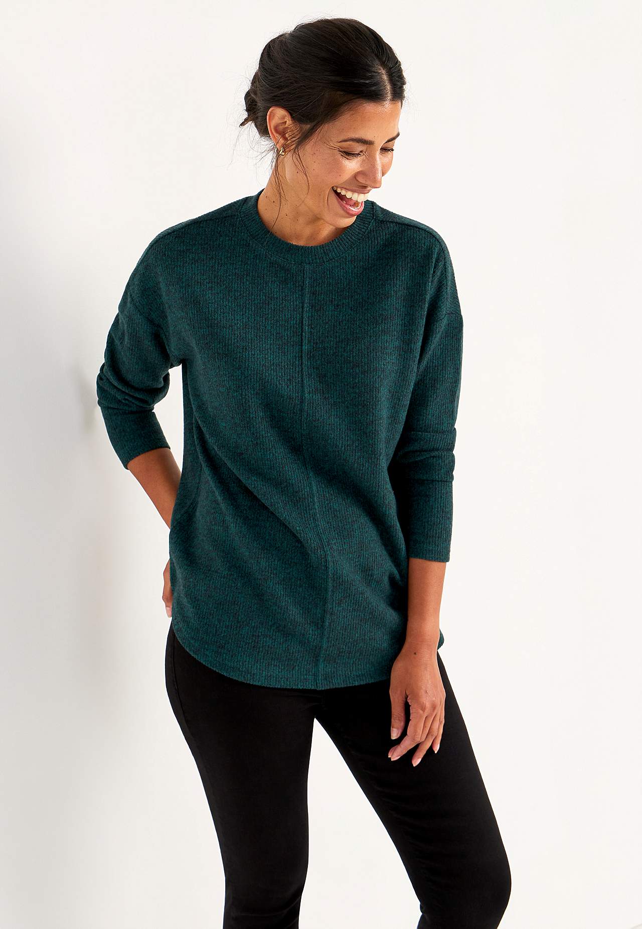 Supermjuk tröja med dekorativ mittsöm Beata