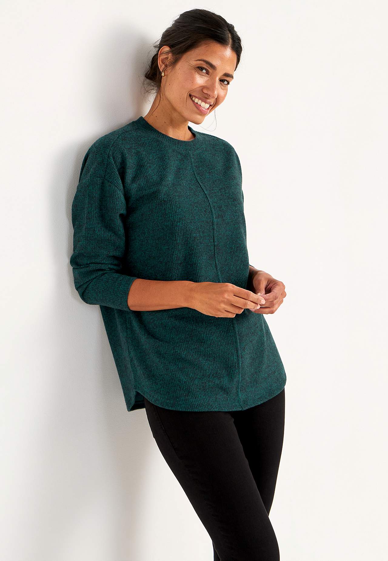 Supermjuk tröja med dekorativ mittsöm Beata