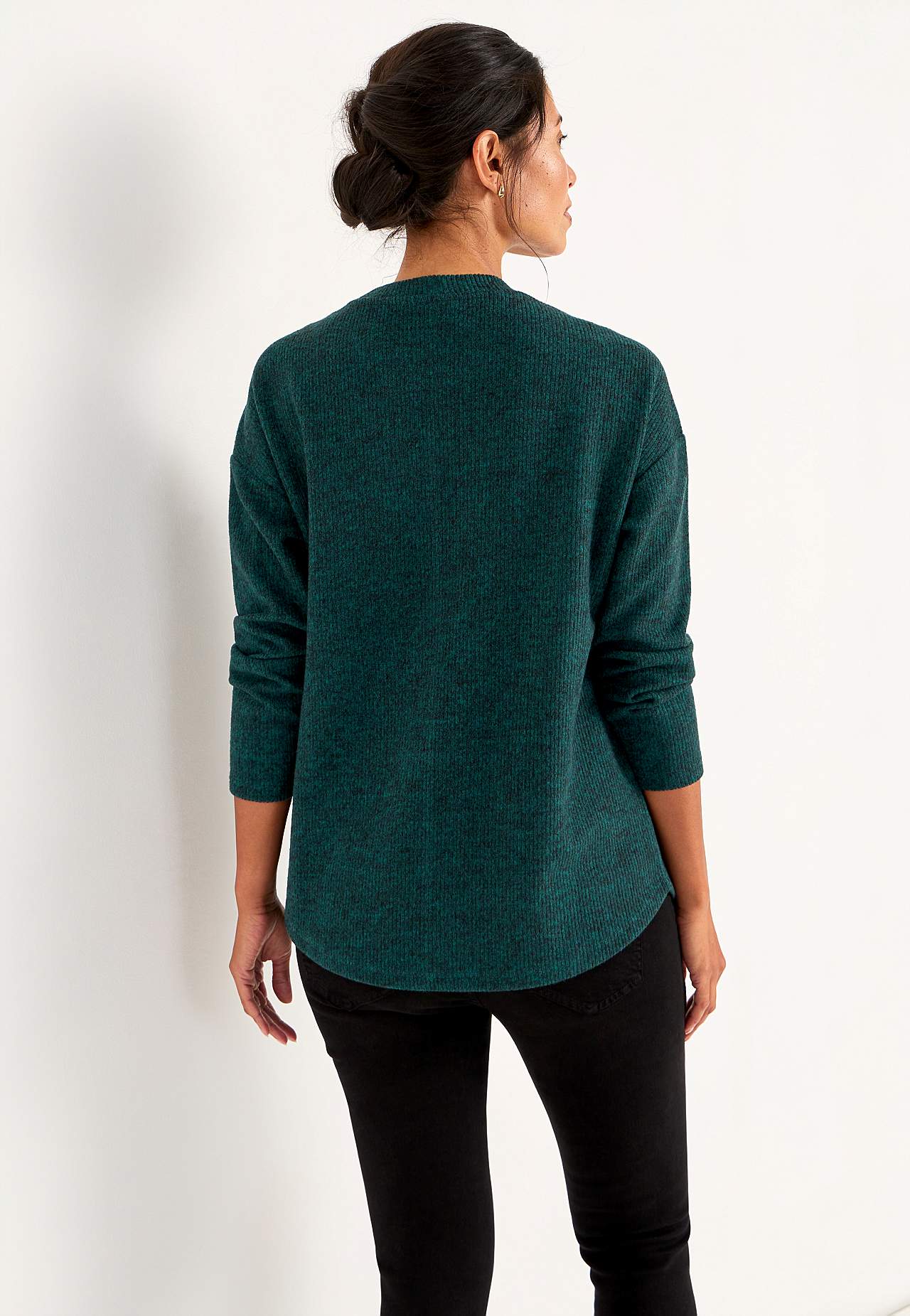 Supermjuk tröja med dekorativ mittsöm Beata