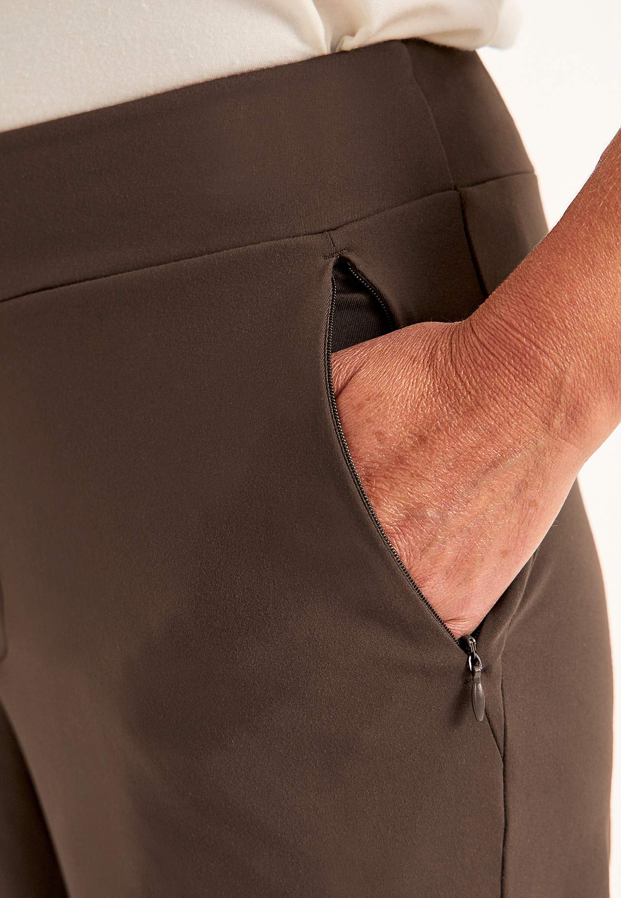 Mångsidig, vid trikåbyxa Daria