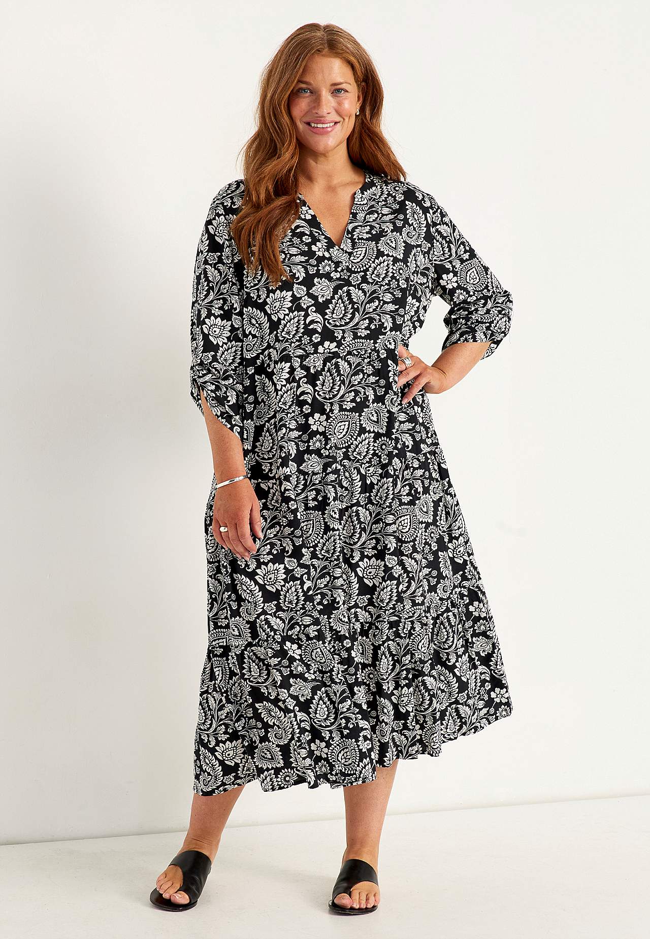 Klänning med volanger