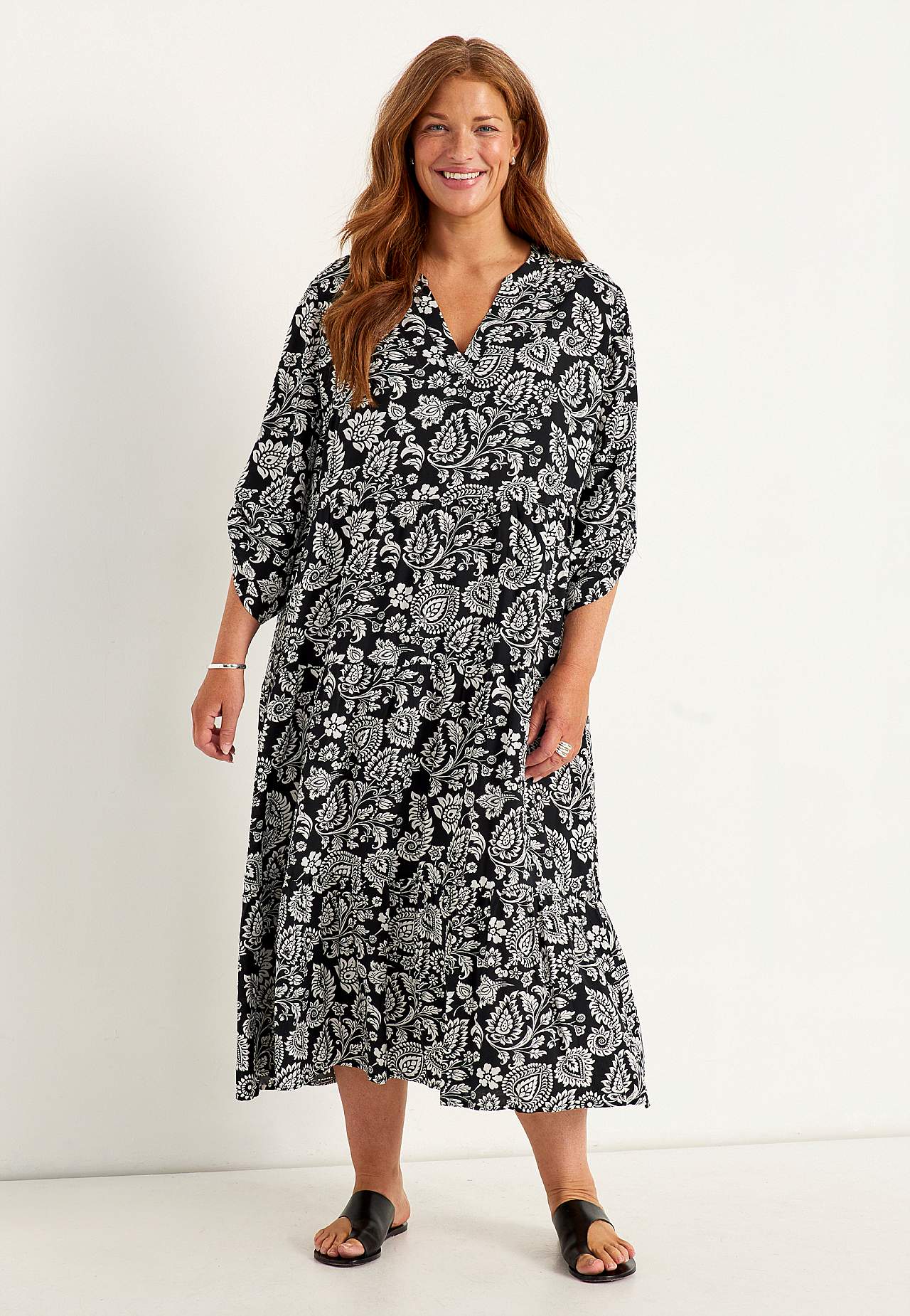 Klänning med volanger