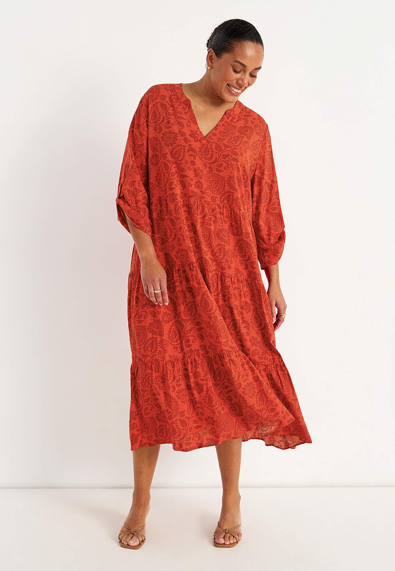 Klänning med volanger