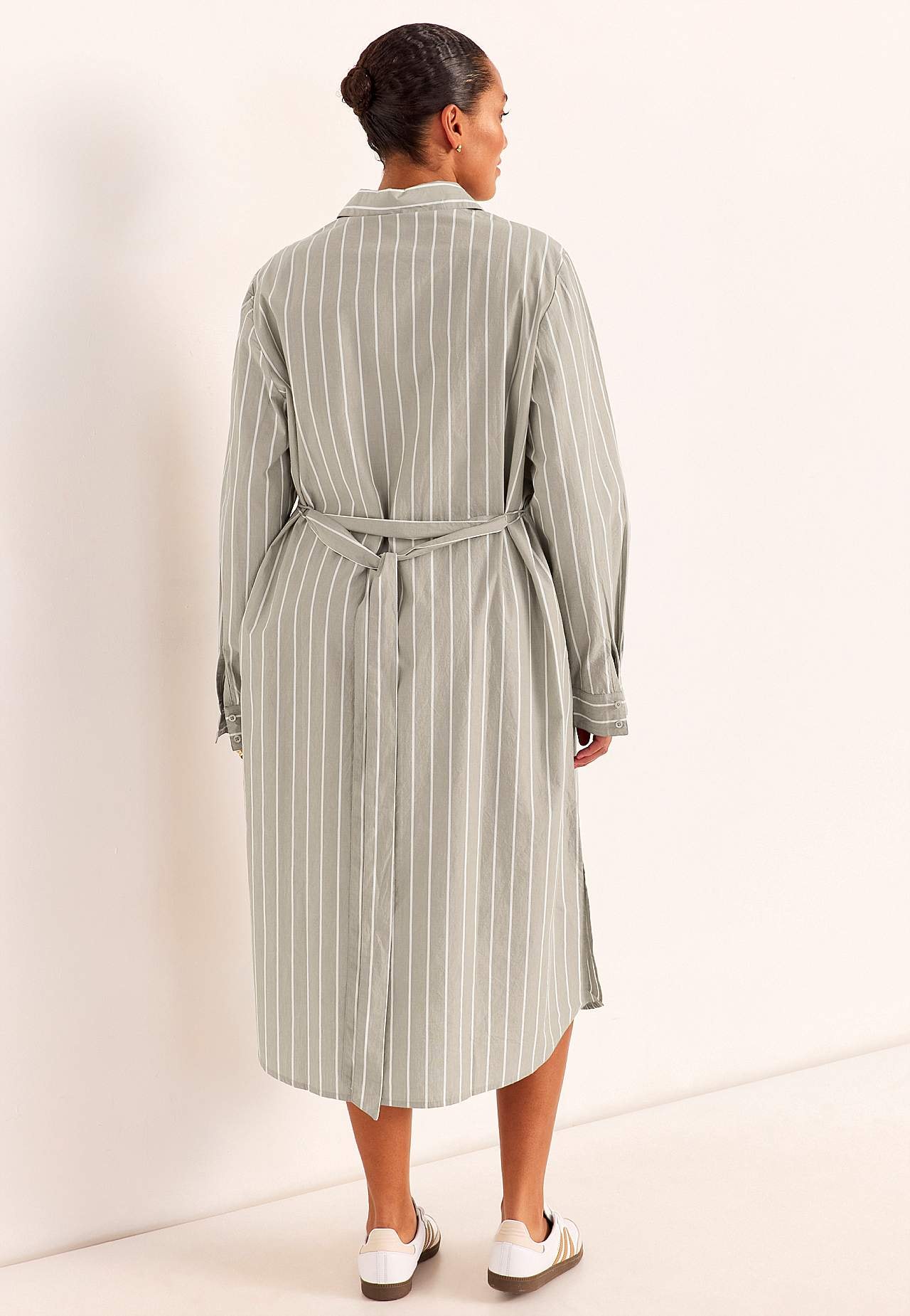 Randig klänning med fickor