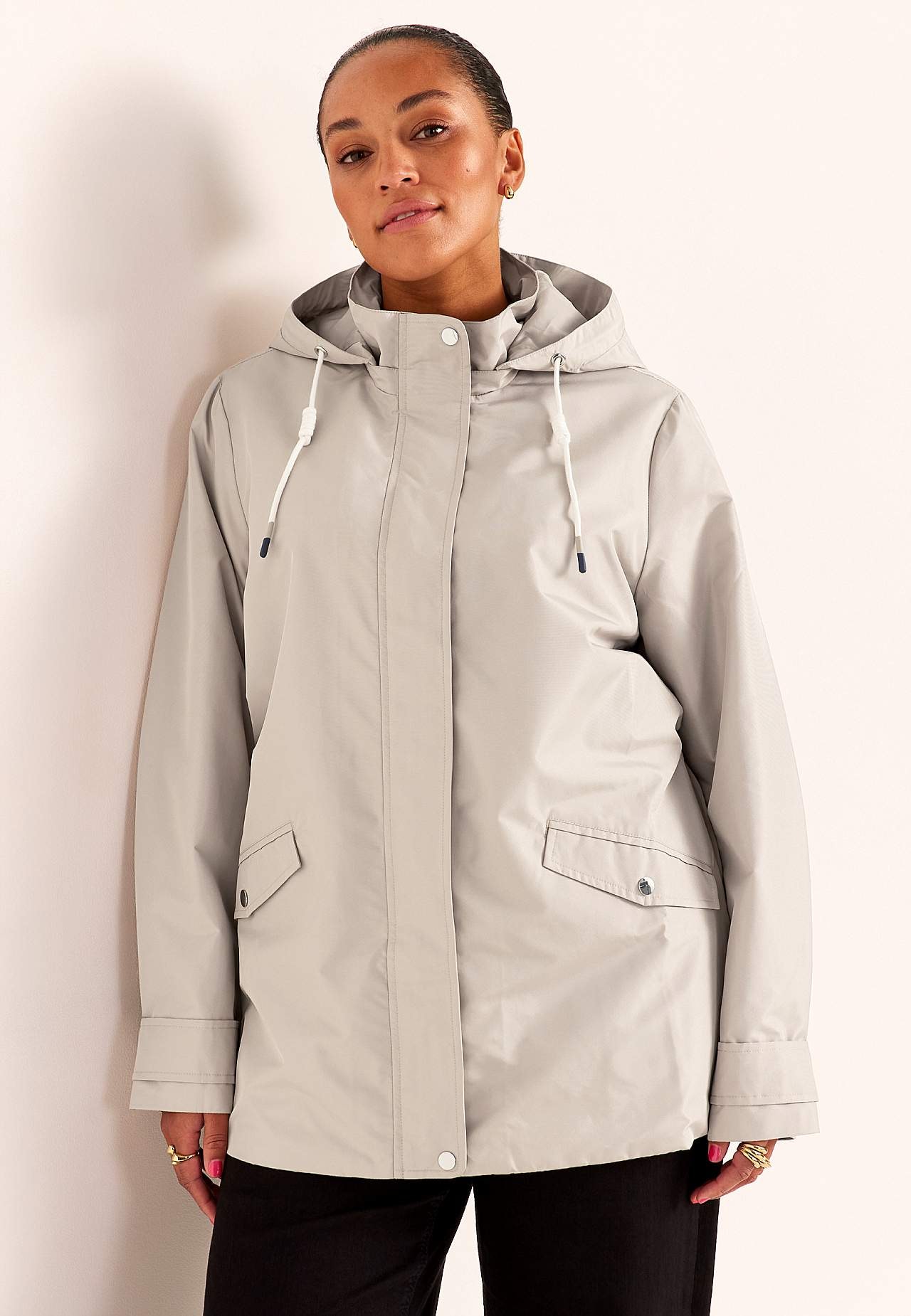 Fodrad jacka med avtagbar huva