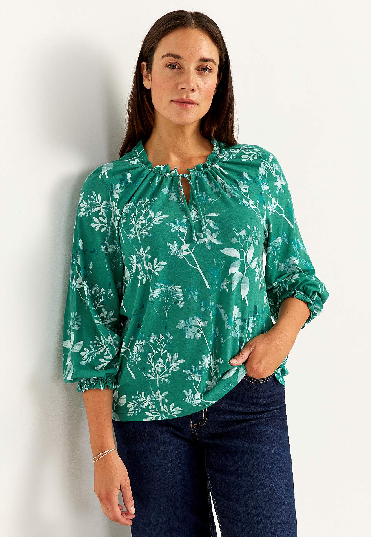 Mönstrad trikåtopp med volangkant