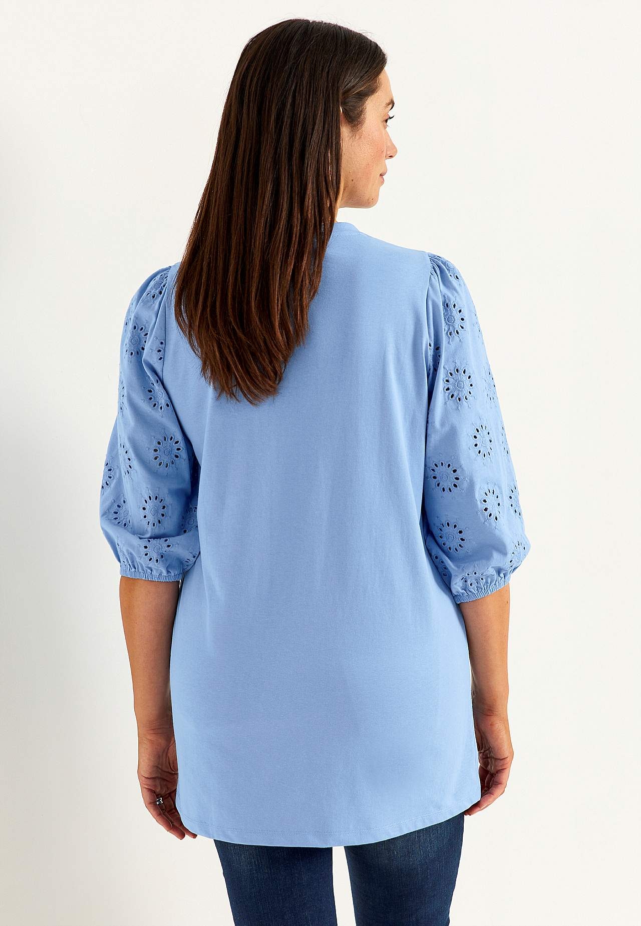 Trikåtunika med broderade ärmar