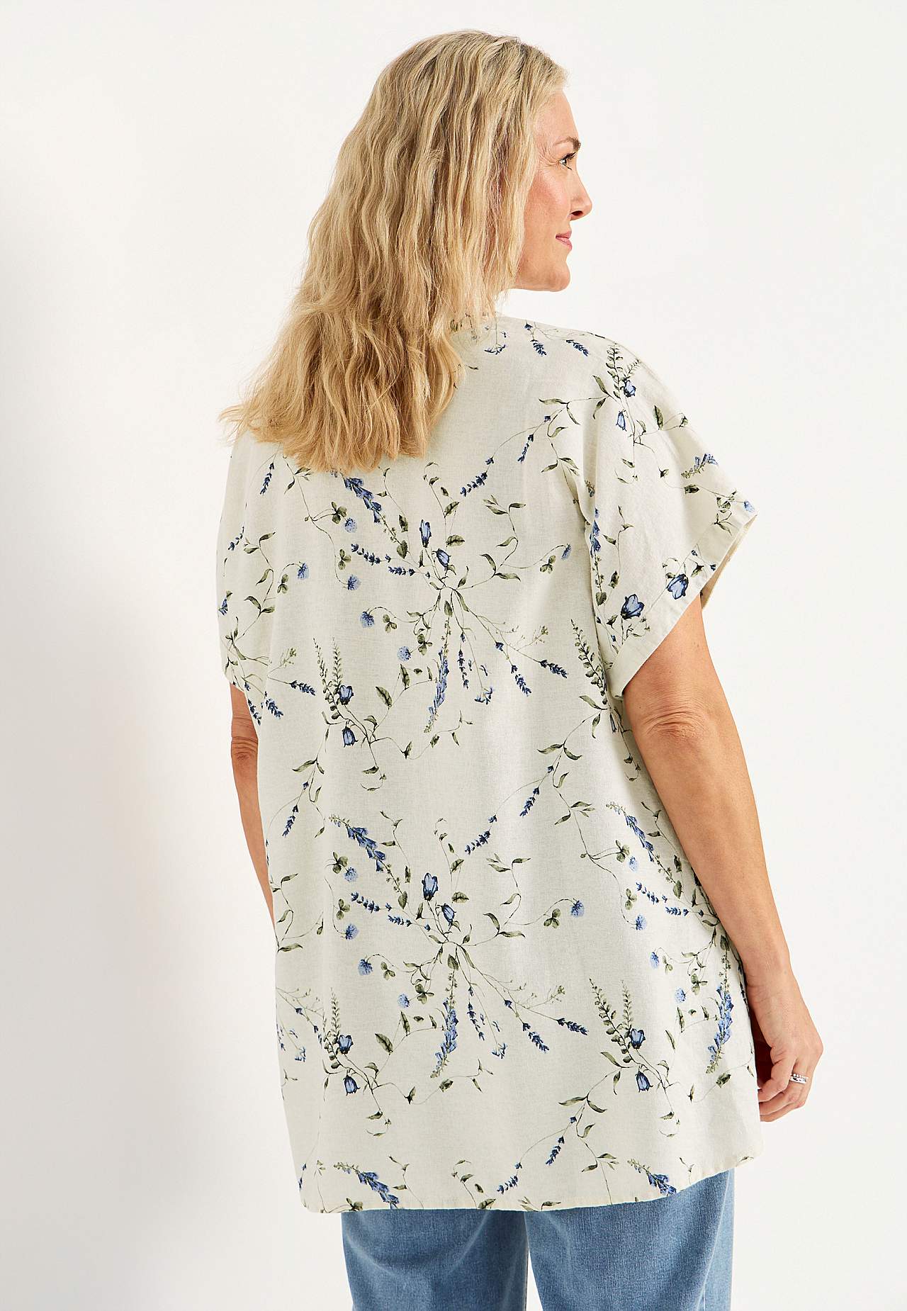 Blommig linnetunika med knappar