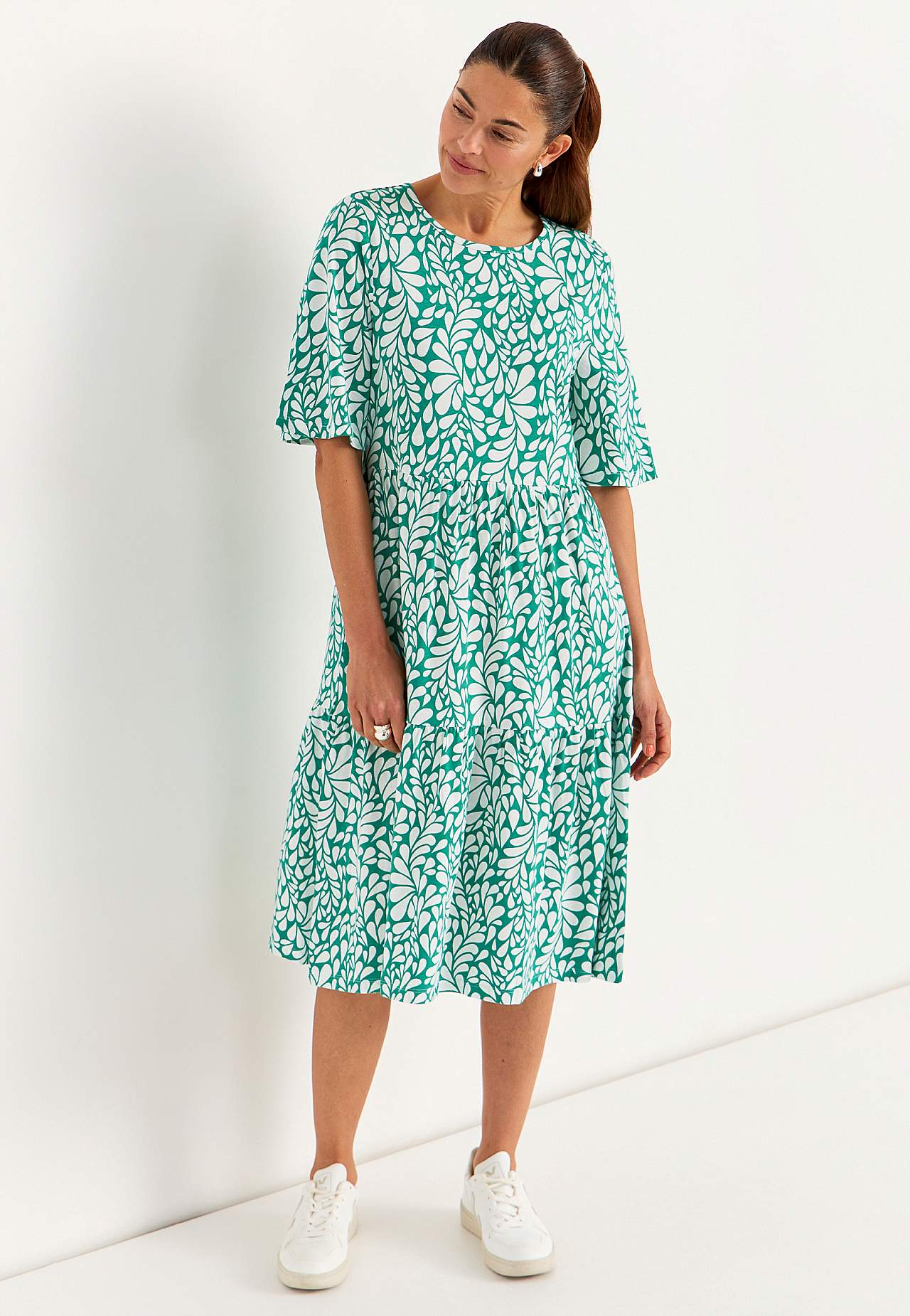 Trikåklänning med volang