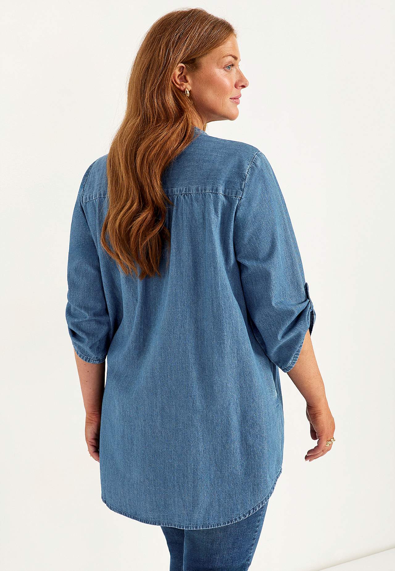 Luftig tunika i lätt denim med fickor