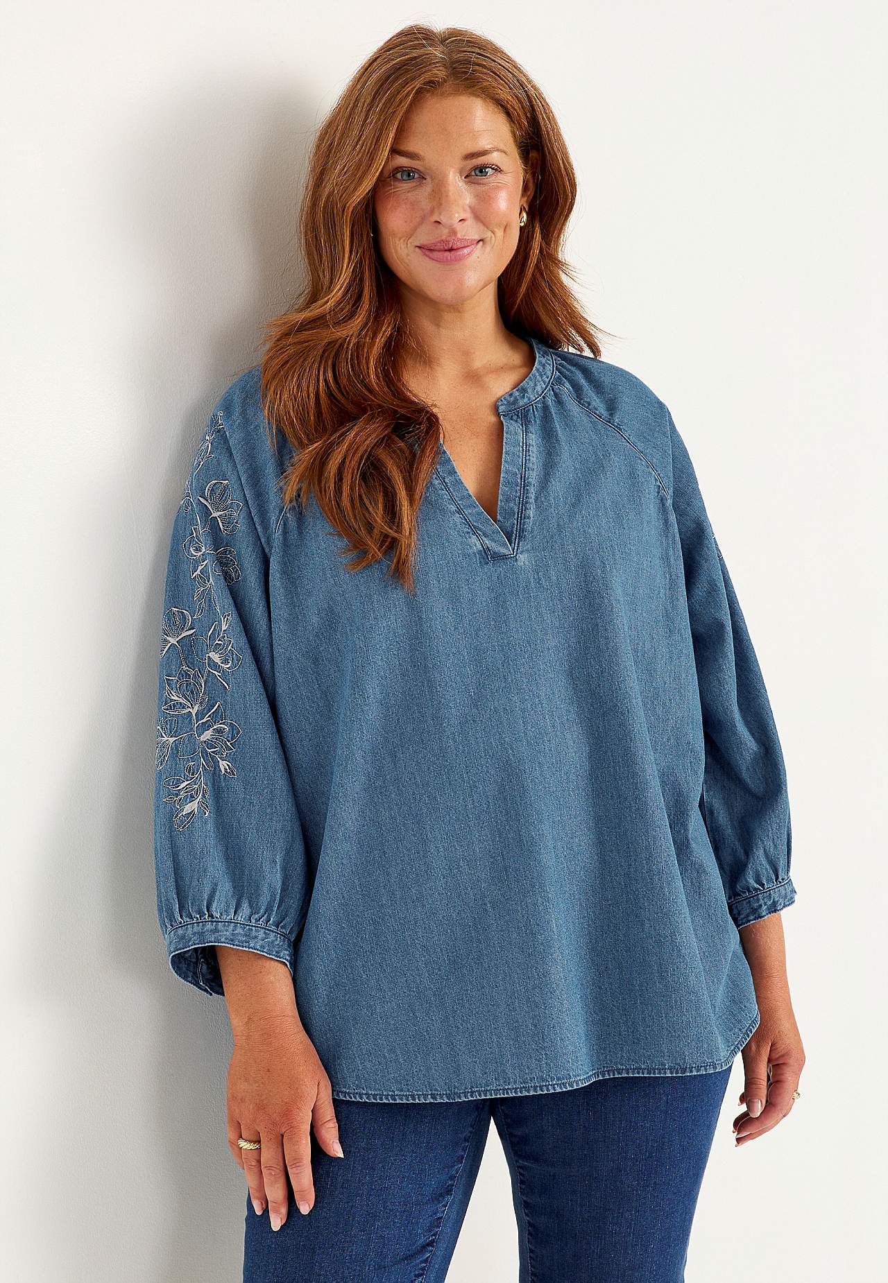 Tunika i lätt denim med brodyr